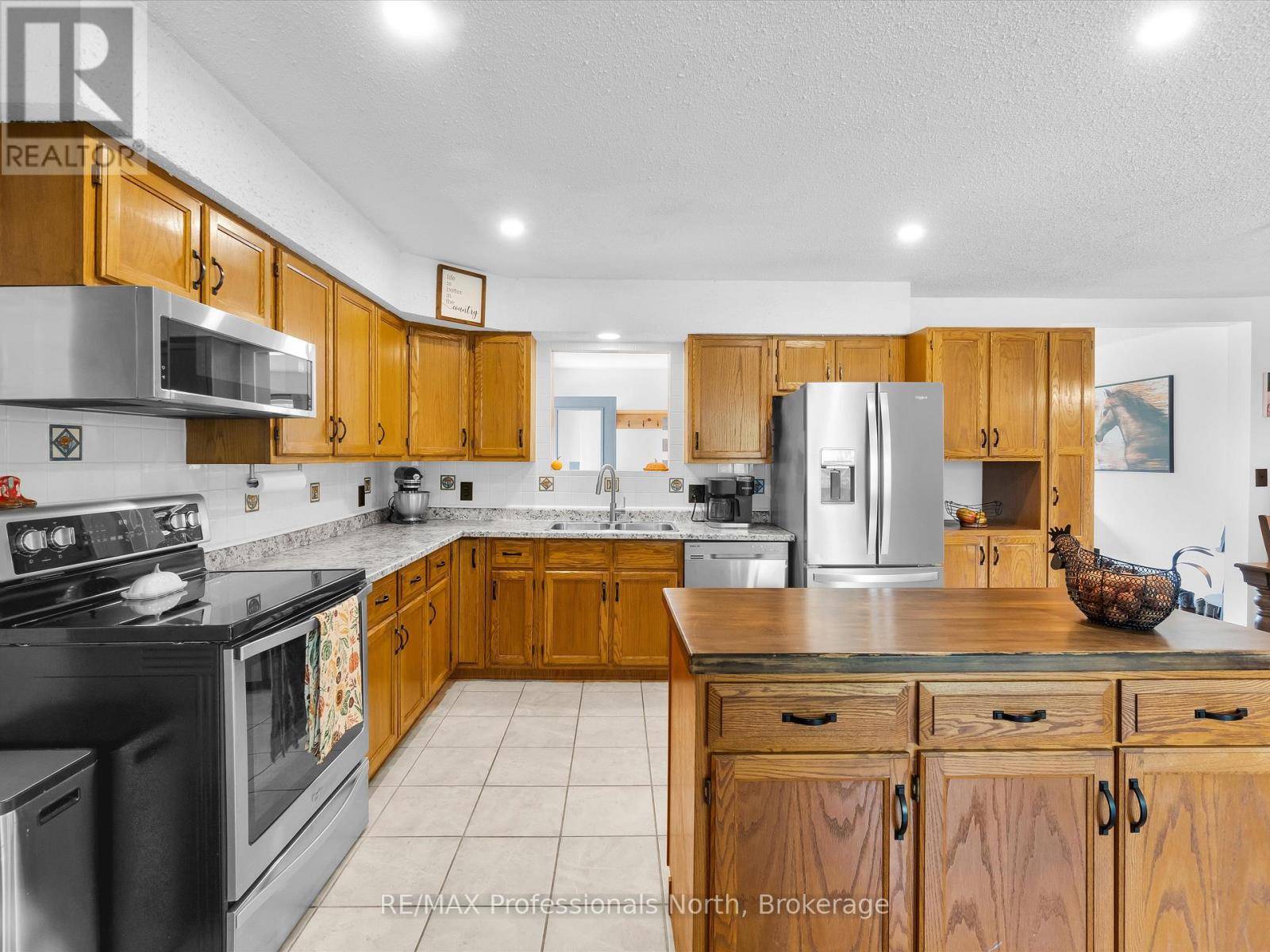 Armour, ON P0A1J0,1062 SKYLINE DRIVE