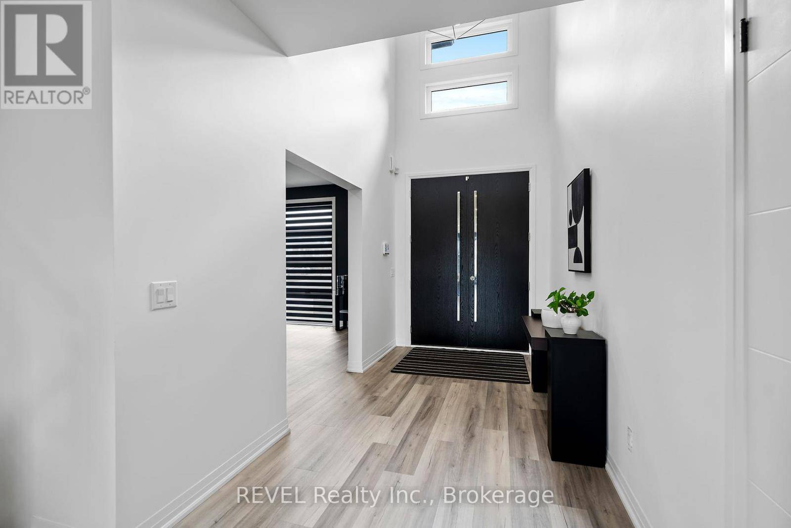 Niagara Falls (brown), ON L2H3T3,7365 JONATHAN DRIVE