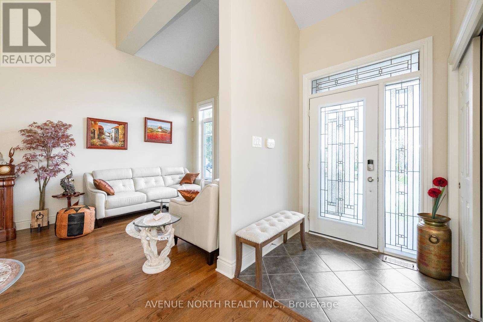 Ottawa, ON K1W0C2,184 FELICITY CRESCENT