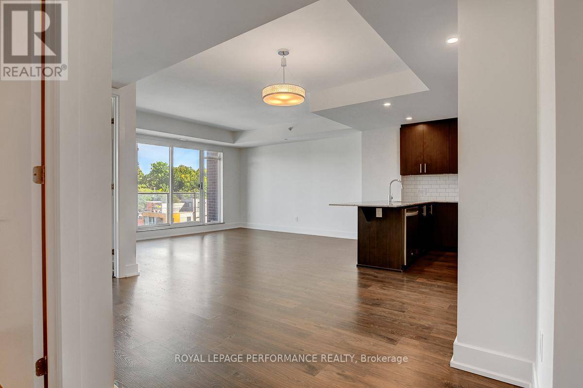 Ottawa, ON K1L8A7,7 Marquette AVE #413