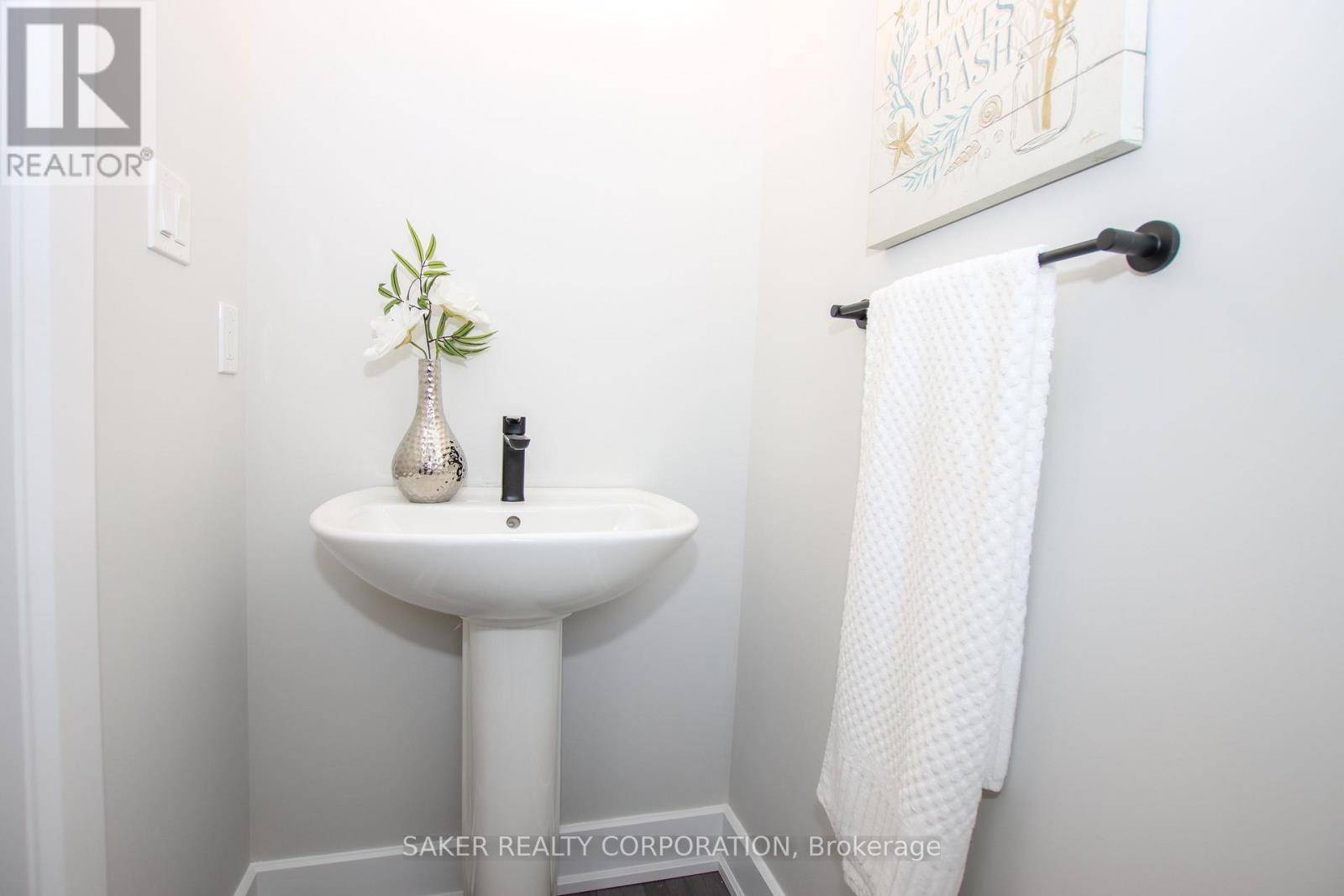 Strathroy-caradoc (mount Brydges), ON N0L1W0,571 REGENT STREET