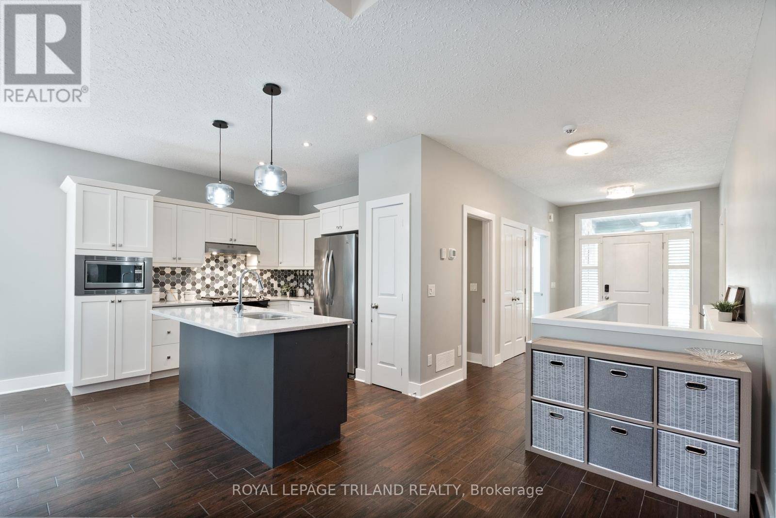 Strathroy-caradoc (mount Brydges), ON N0L1W0,681 BENNETT CRESCENT