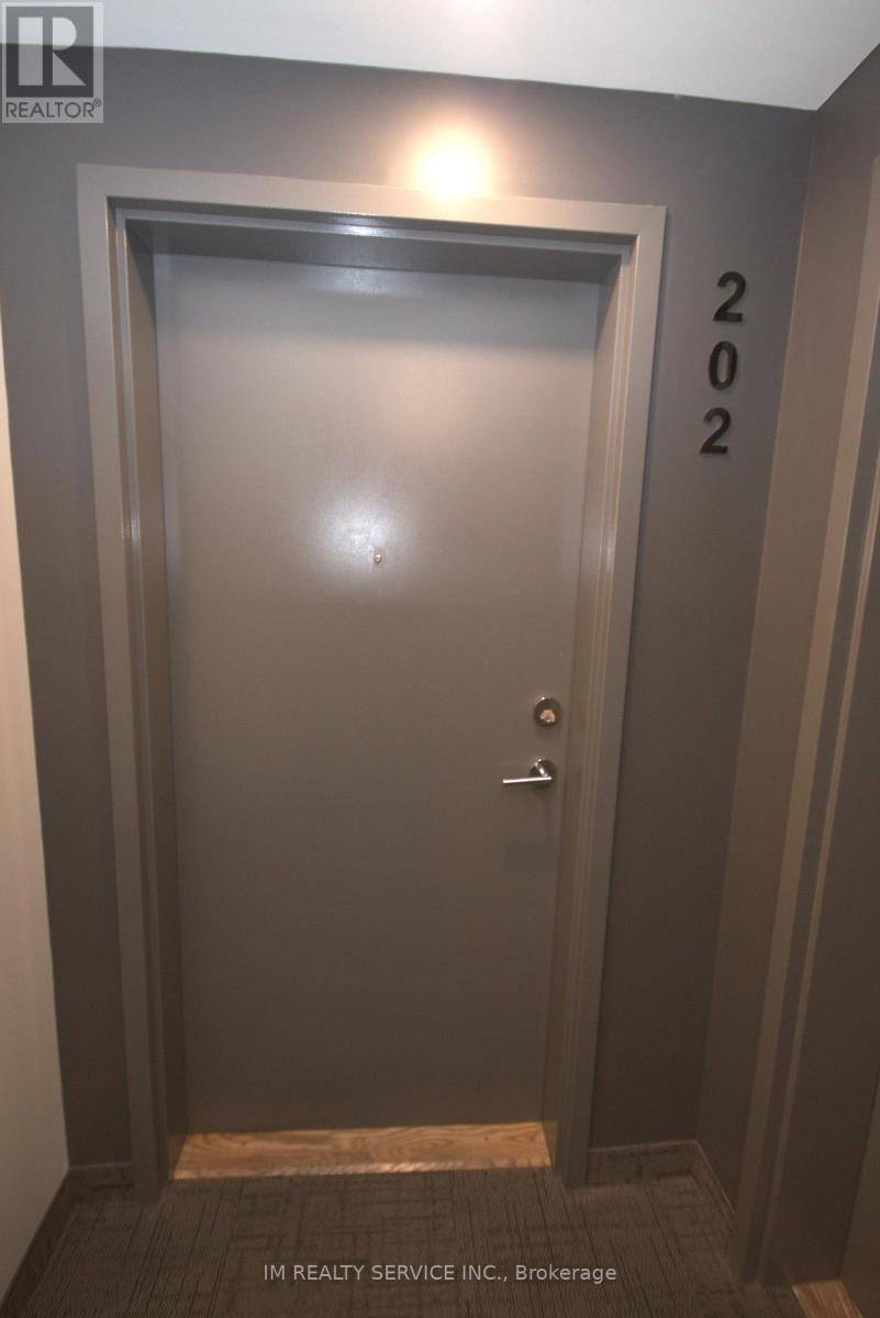 Kitchener, ON N2A0K9,110 Fergus AVE #202