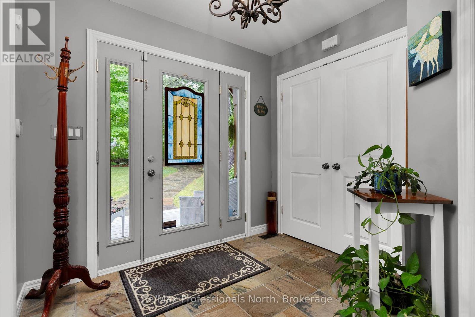 Gravenhurst (morrison), ON L0K2B0,1005 LAIDLAW AVENUE