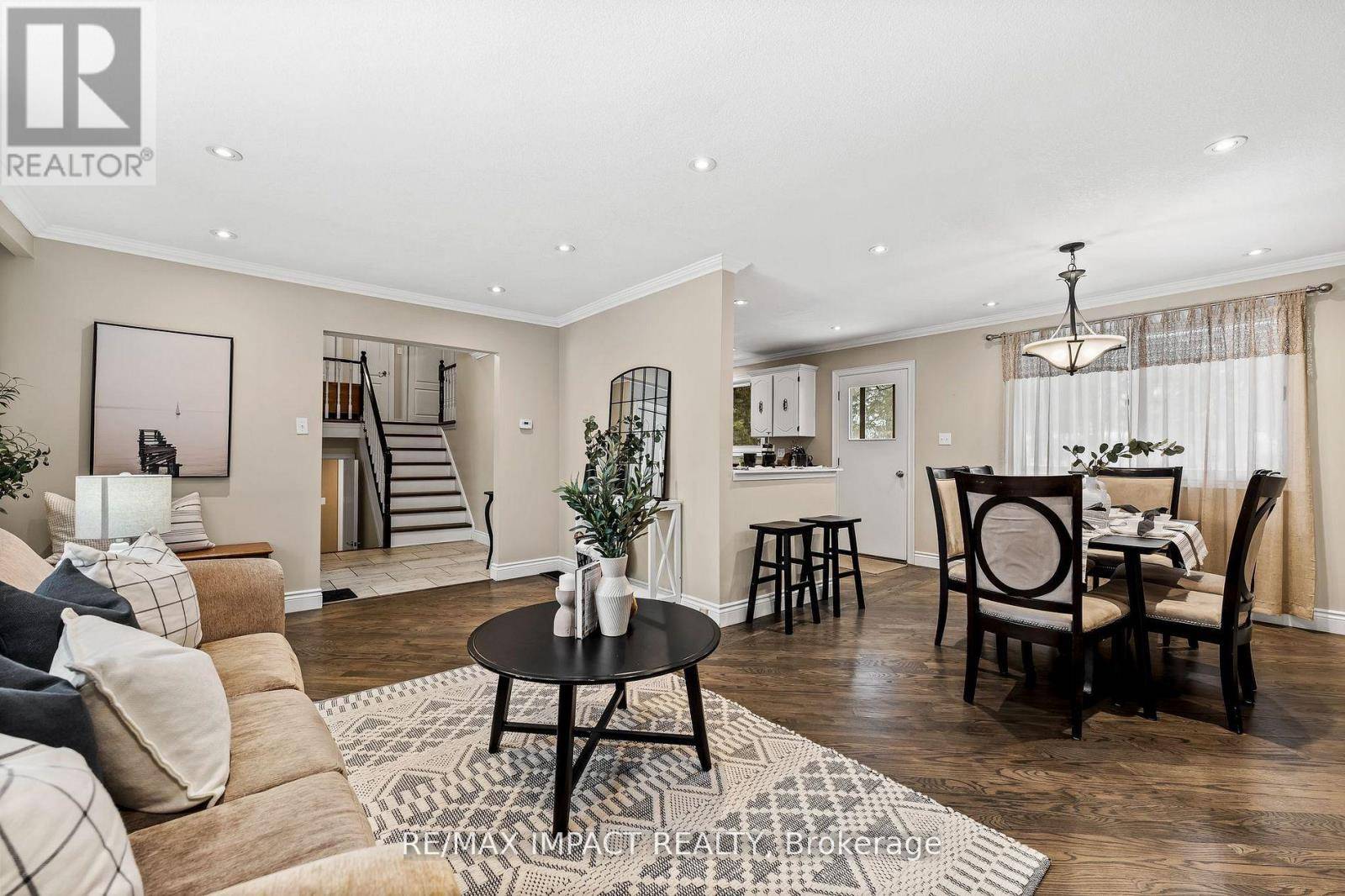 Peterborough (monaghan Ward 2), ON K9J7M8,1158 WELLER STREET