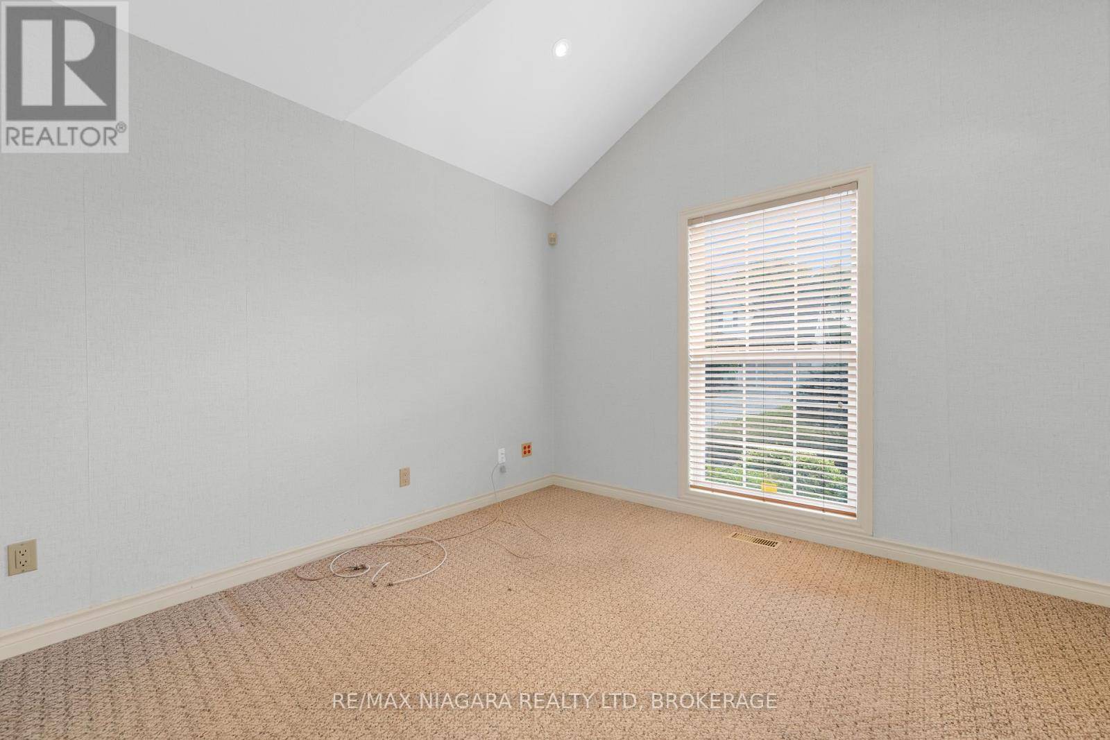 Niagara-on-the-lake (virgil), ON L0S1J0,40 FRONTIER DRIVE