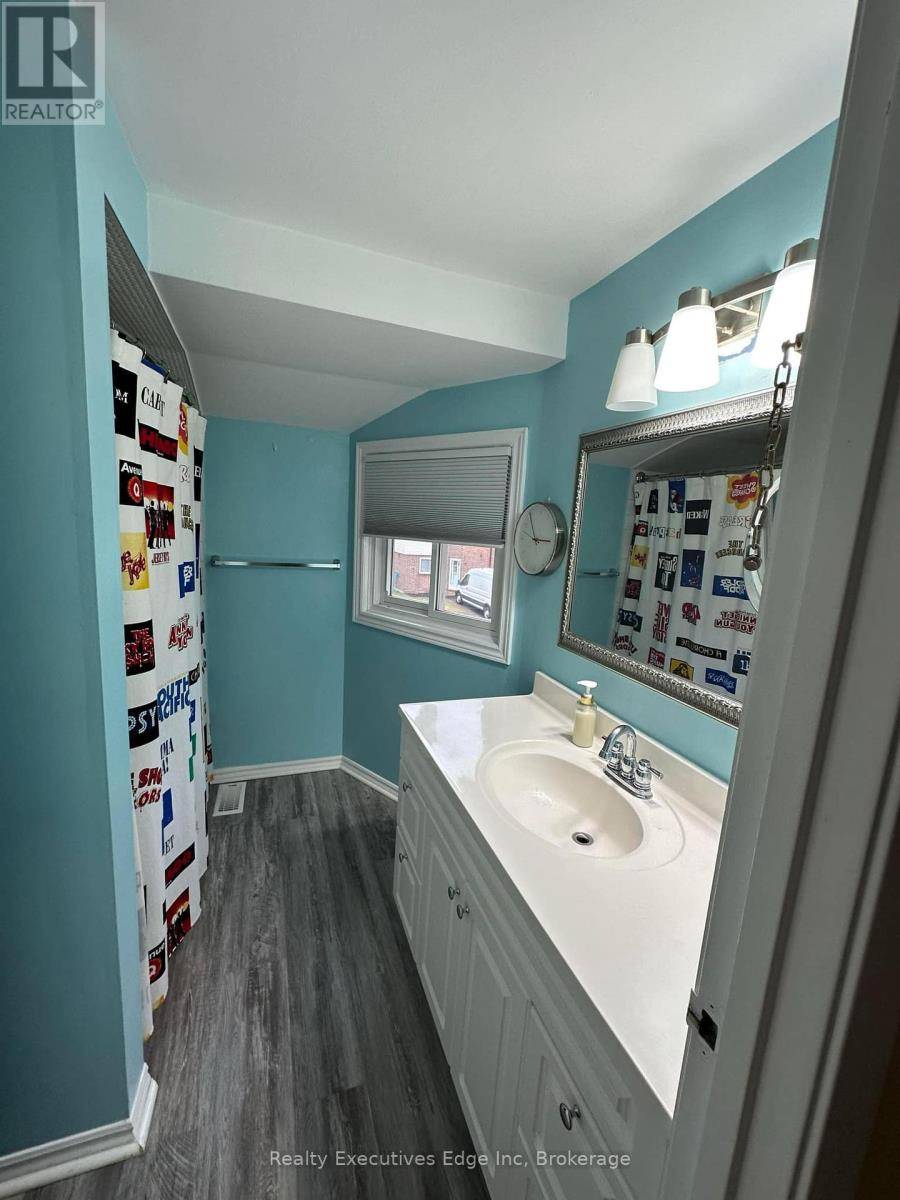 Niagara Falls (arad/fallsview), ON L2G7J9,5982 Dunn ST #4