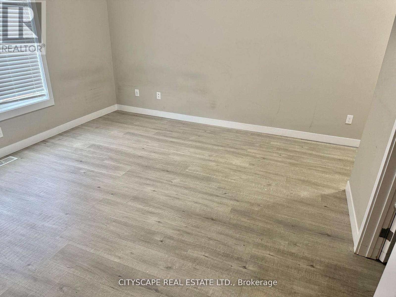 Norfolk (simcoe), ON N3Y0E9,51 WATERTHRUSH LANE W