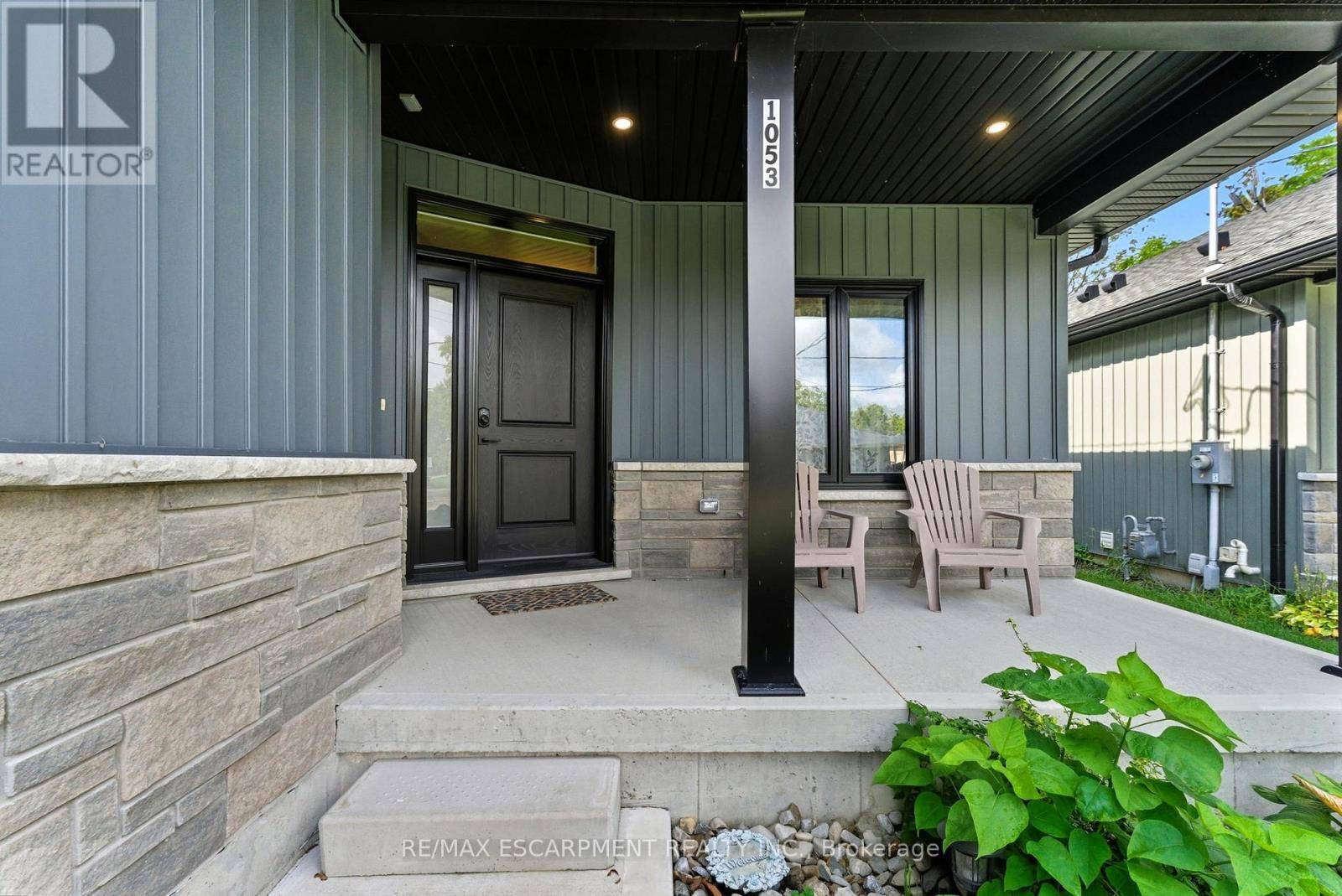 Norfolk (port Rowan), ON N0E1M0,1053 BAY STREET