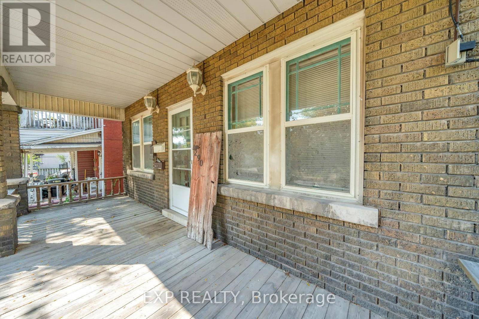 Welland (welland Downtown), ON L3B4A4,290 DIVISION STREET