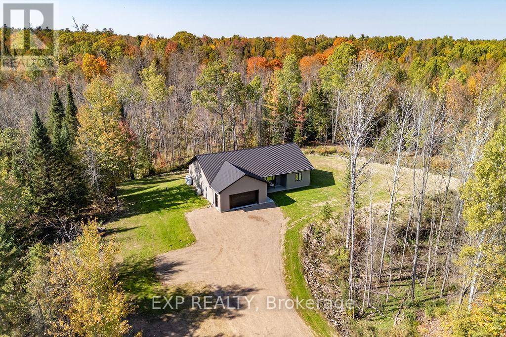 Admaston/bromley, ON K7V3Z7,2394A HWY 132 HIGHWAY