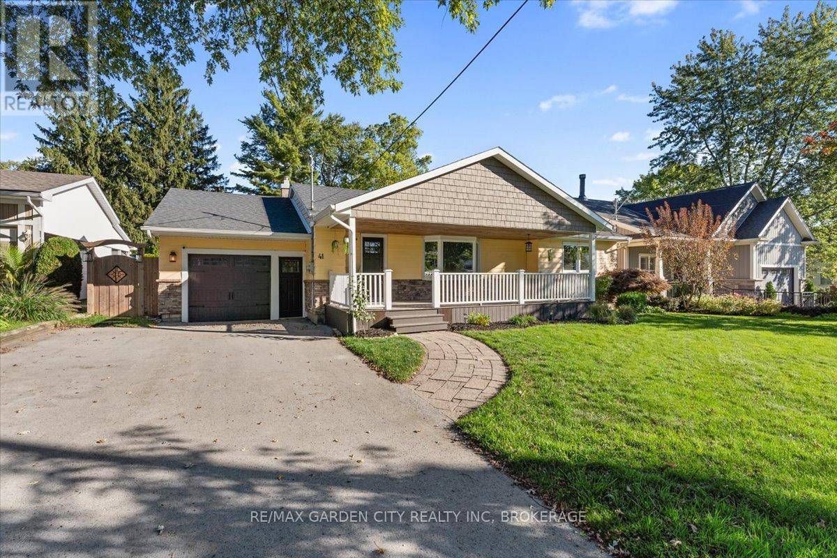 Pelham (fonthill), ON L0S1E0,41 EMMETT STREET