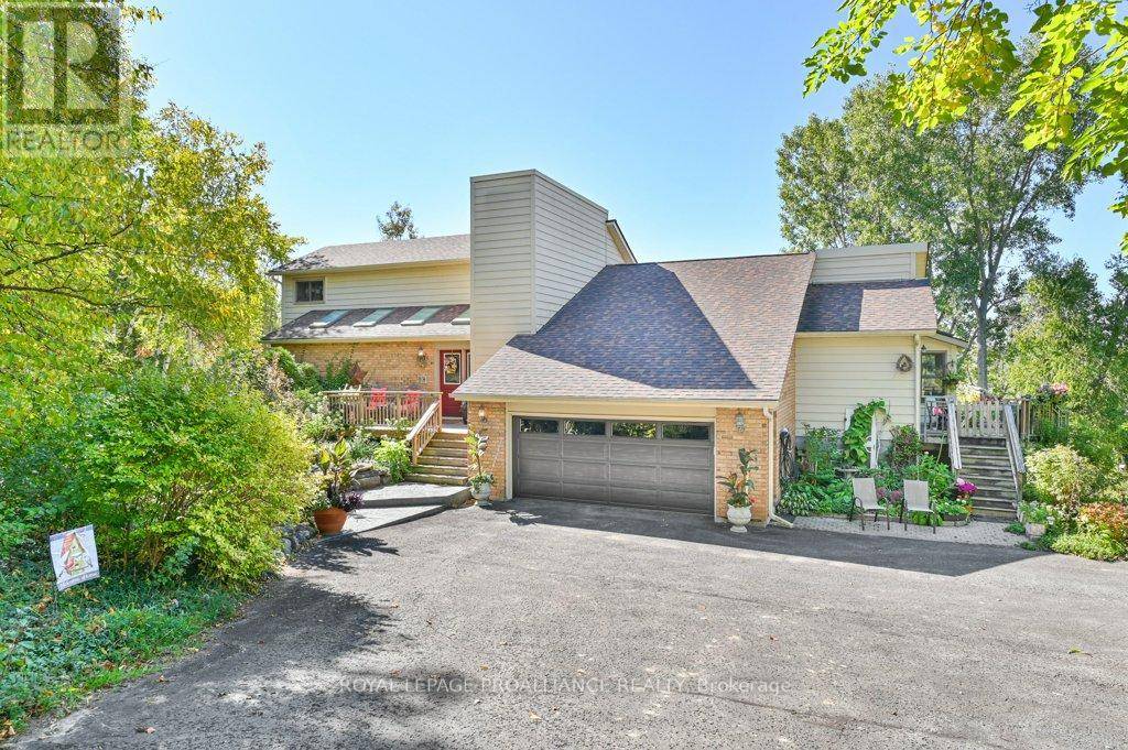 Quinte West (sidney Ward), ON K0K3E0,563 FLYING CLUB ROAD