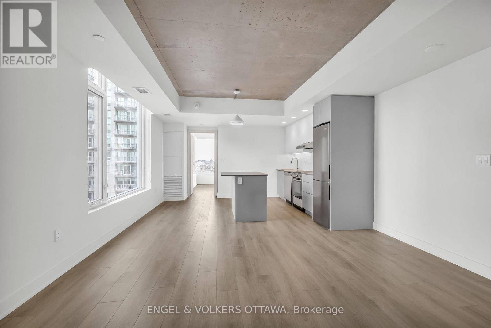 Ottawa, ON K1N0E9,199 Rideau ST #2104