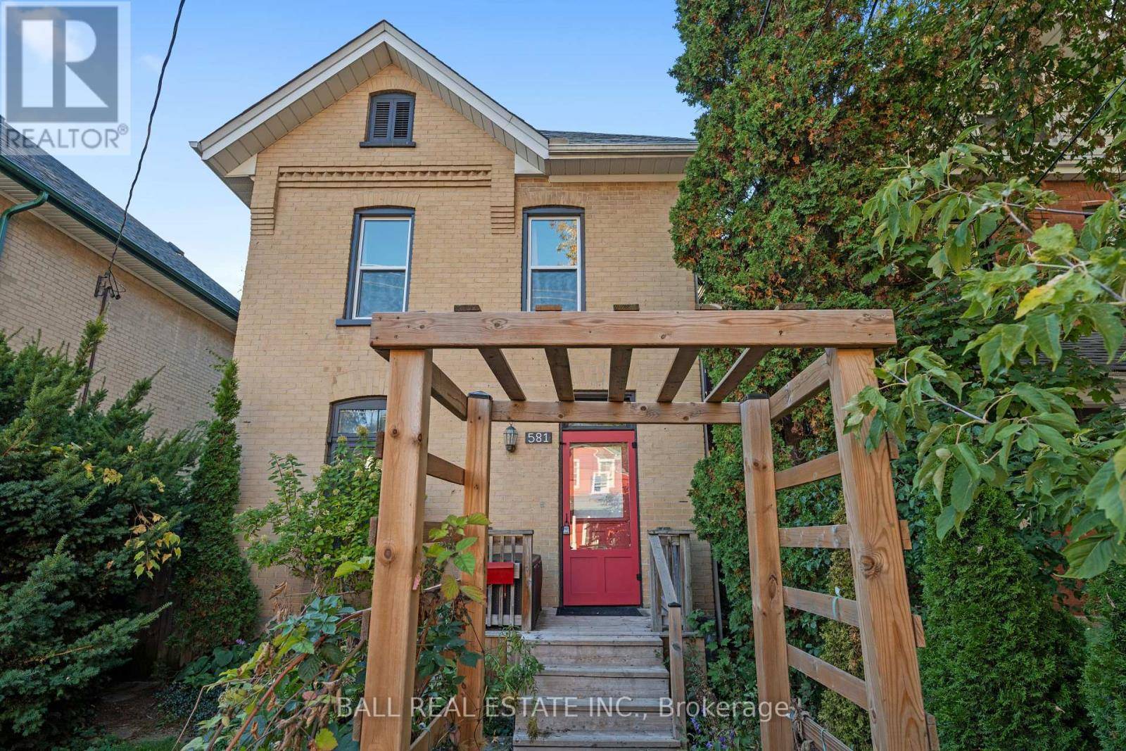 Peterborough (town Ward 3), ON K9H3W8,581 AYLMER STREET N