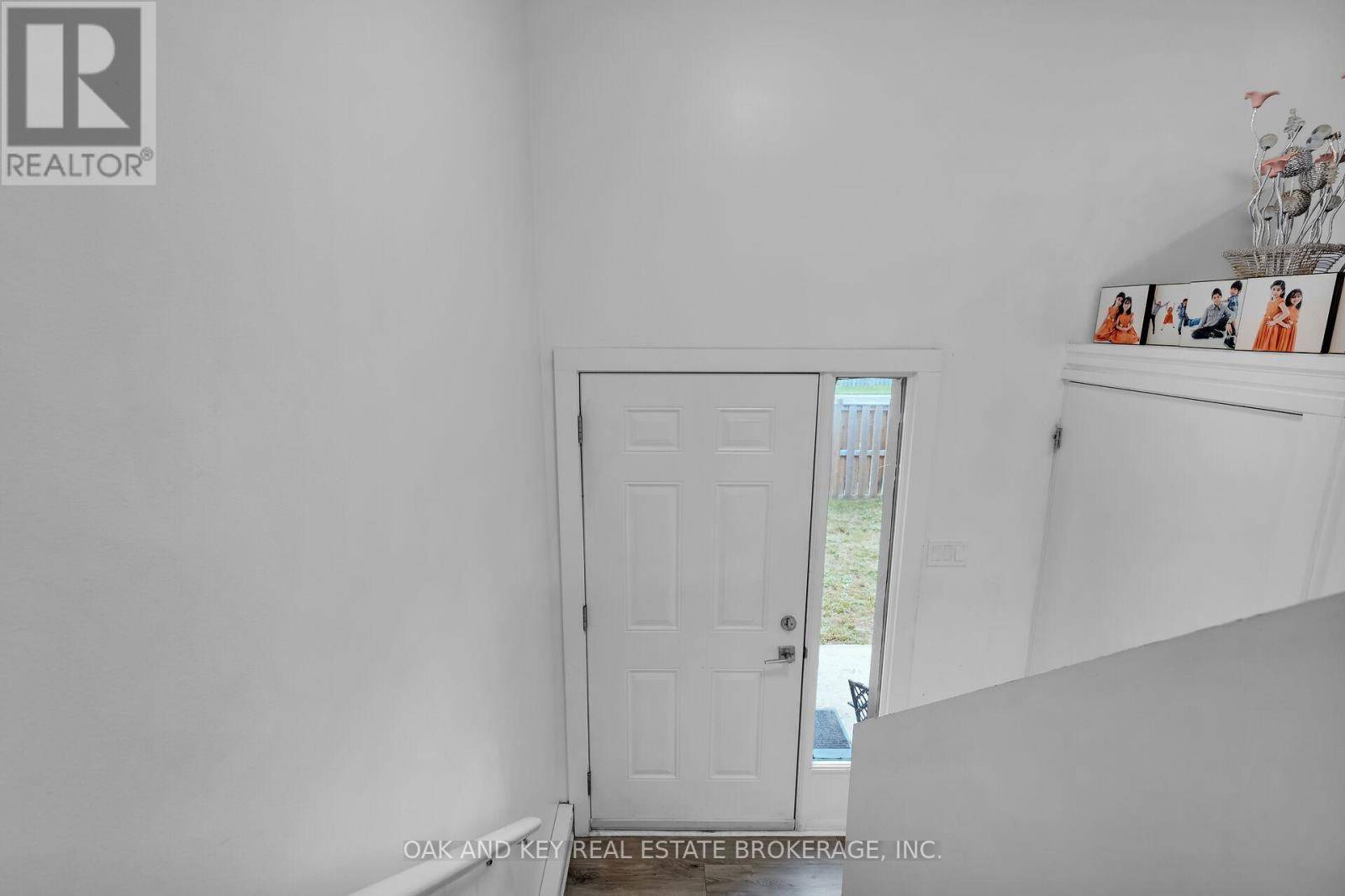 London South (south O), ON N6J4B1,105 ANDOVER DR #10