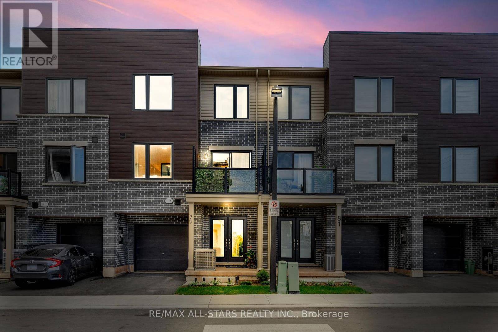 Hamilton (mcquesten), ON L8H0B6,79 DRYDEN LANE