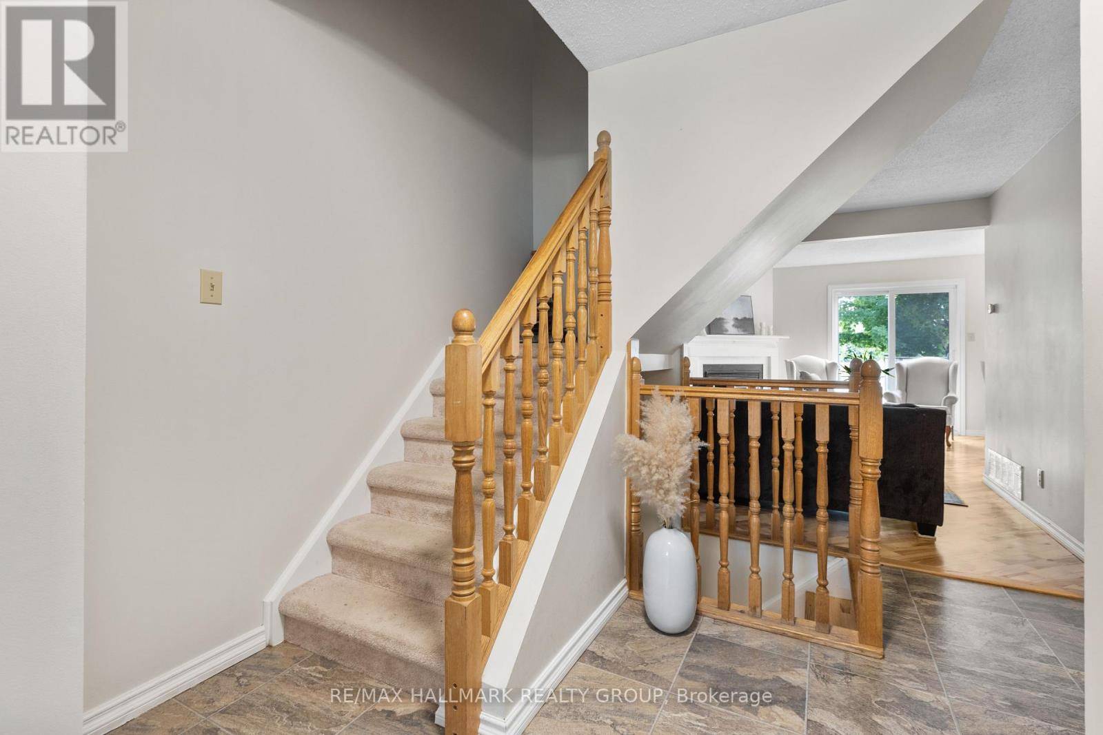 Ottawa, ON K4A2H8,1598 Hoskins CRES #17