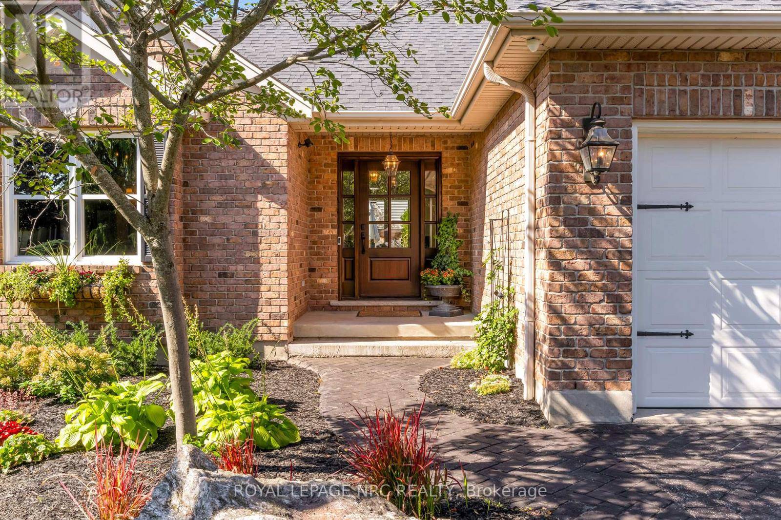 Niagara-on-the-lake (town), ON L0S1J0,611 VICTORIA STREET