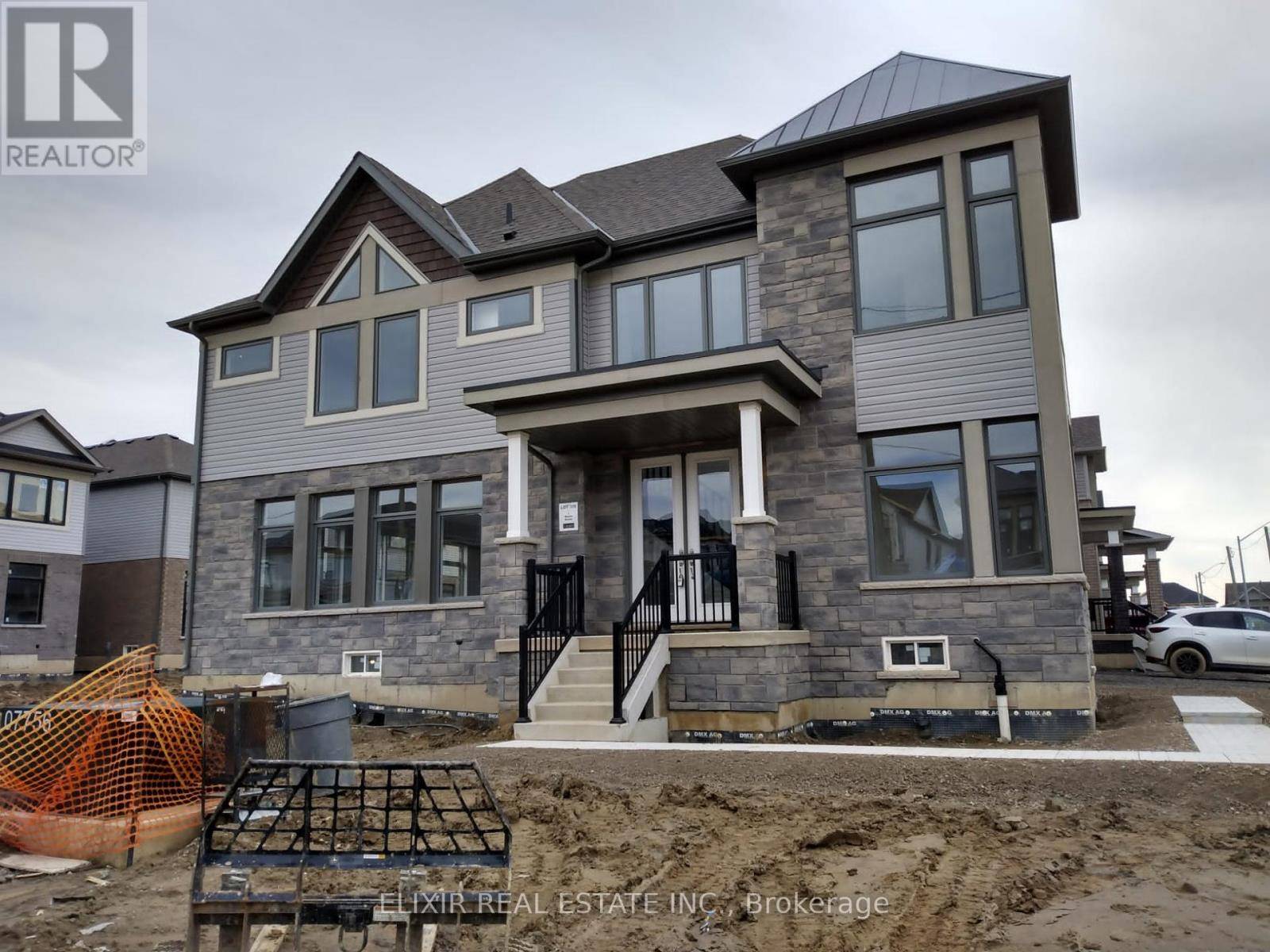 Hamilton (mount Hope), ON L0R1W0,3 WEYLIE STREET E