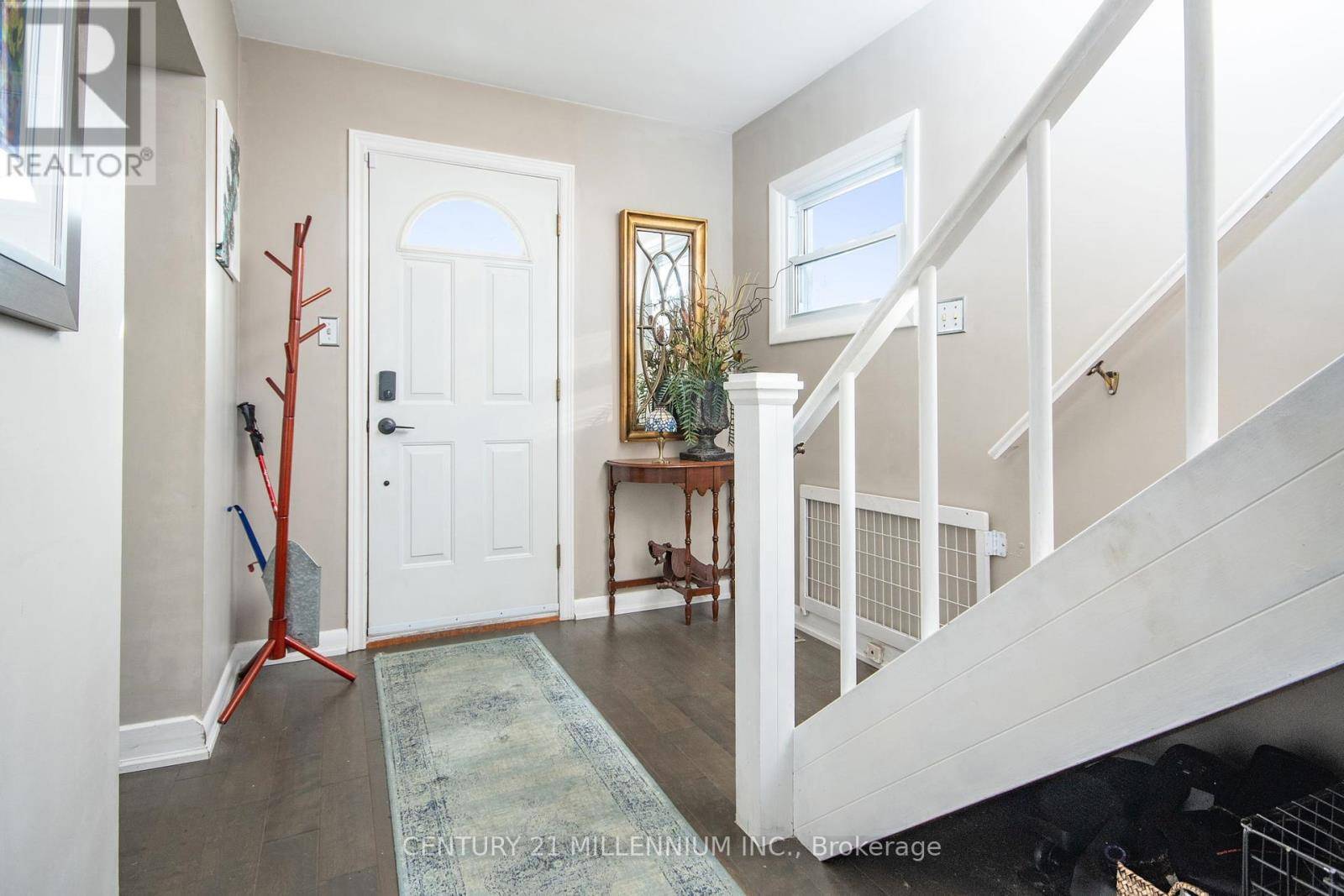 Hamilton (lakeshore), ON L8E3A9,74 PINELANDS AVENUE