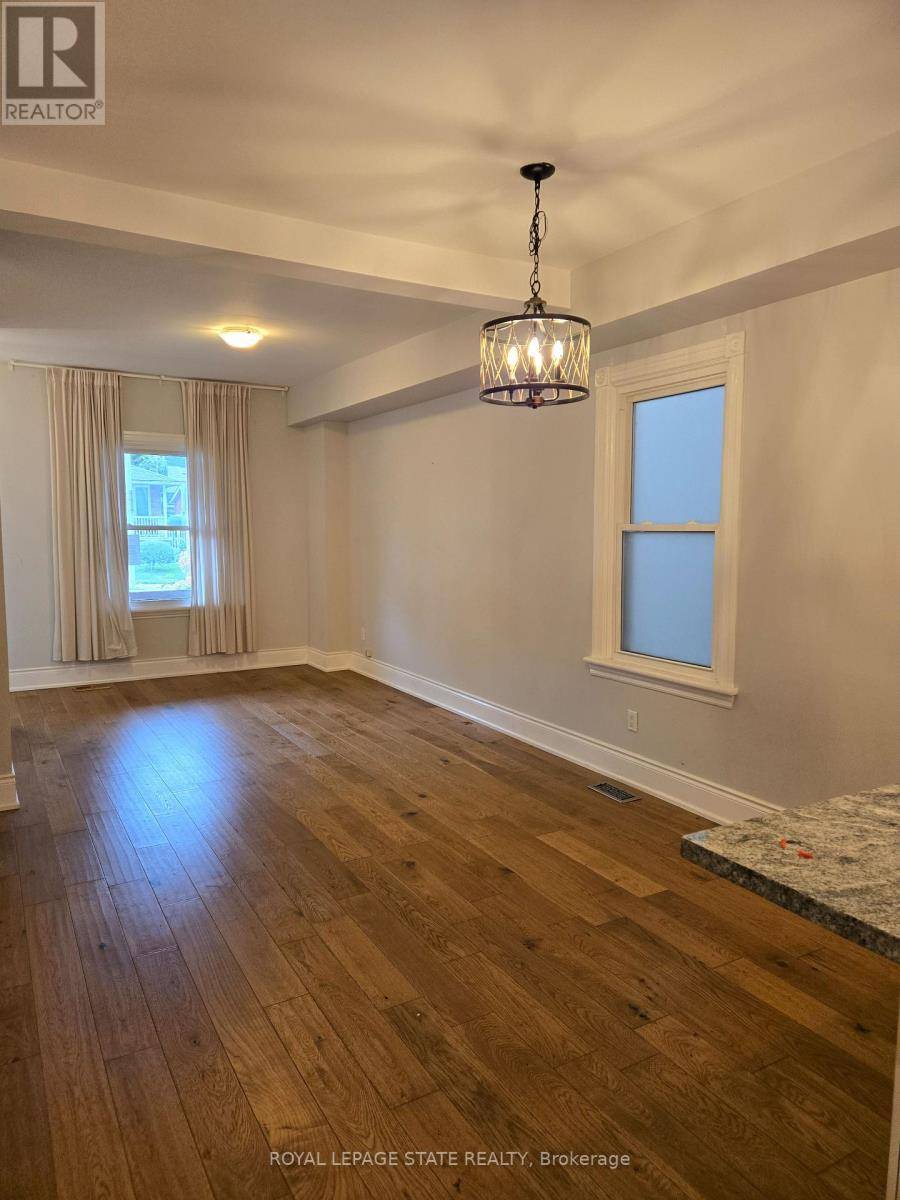 Hamilton (north End), ON L8L4G2,22 BURLINGTON STREET E