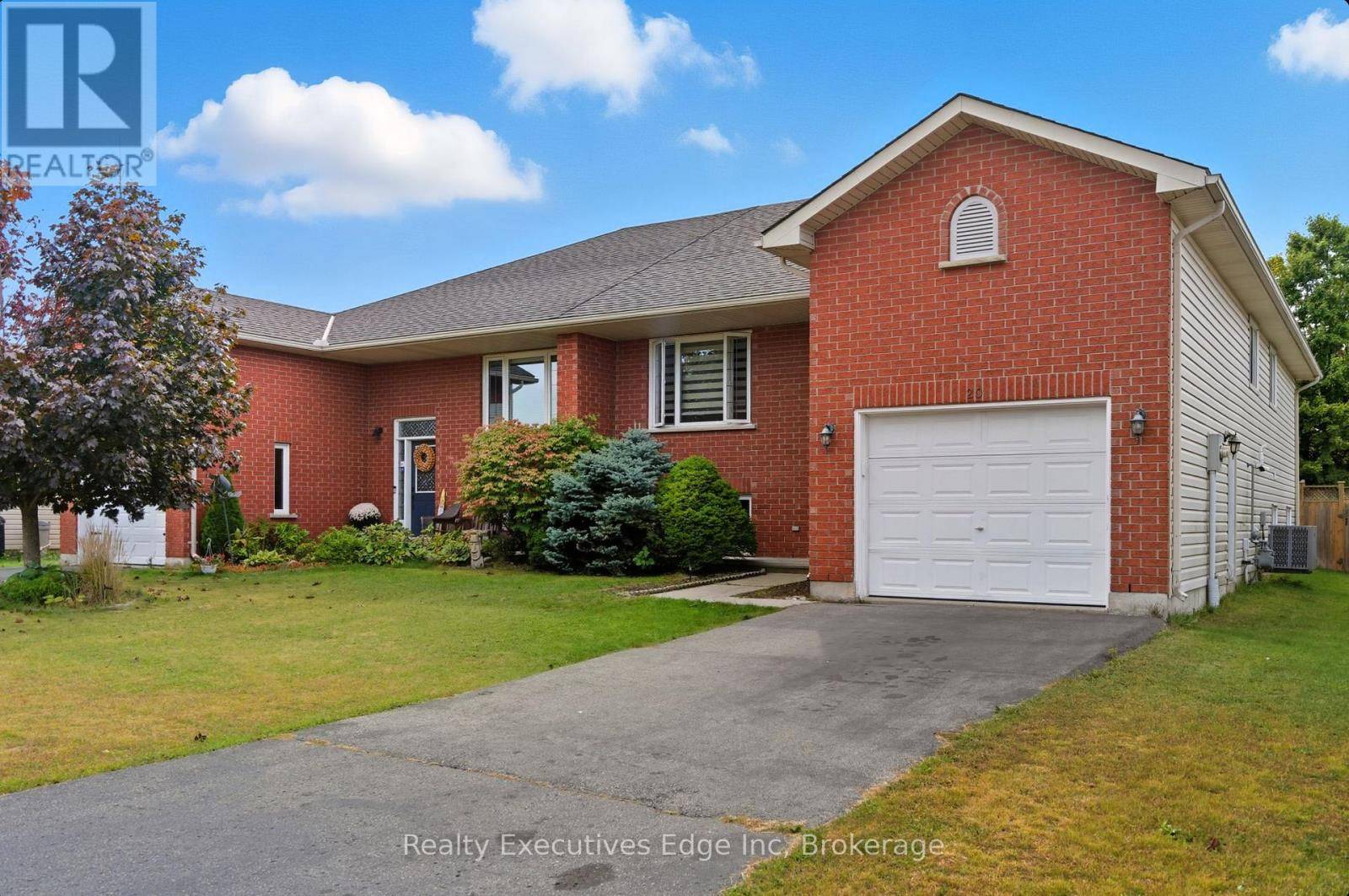 Norfolk (simcoe), ON N3Y5J8,20 LANDON AVENUE