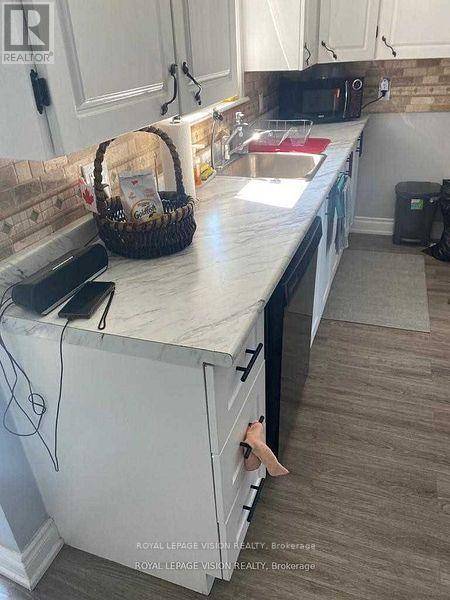 Tweed (tweed (village)), ON K0K3J0,237 VICTORIA STREET S