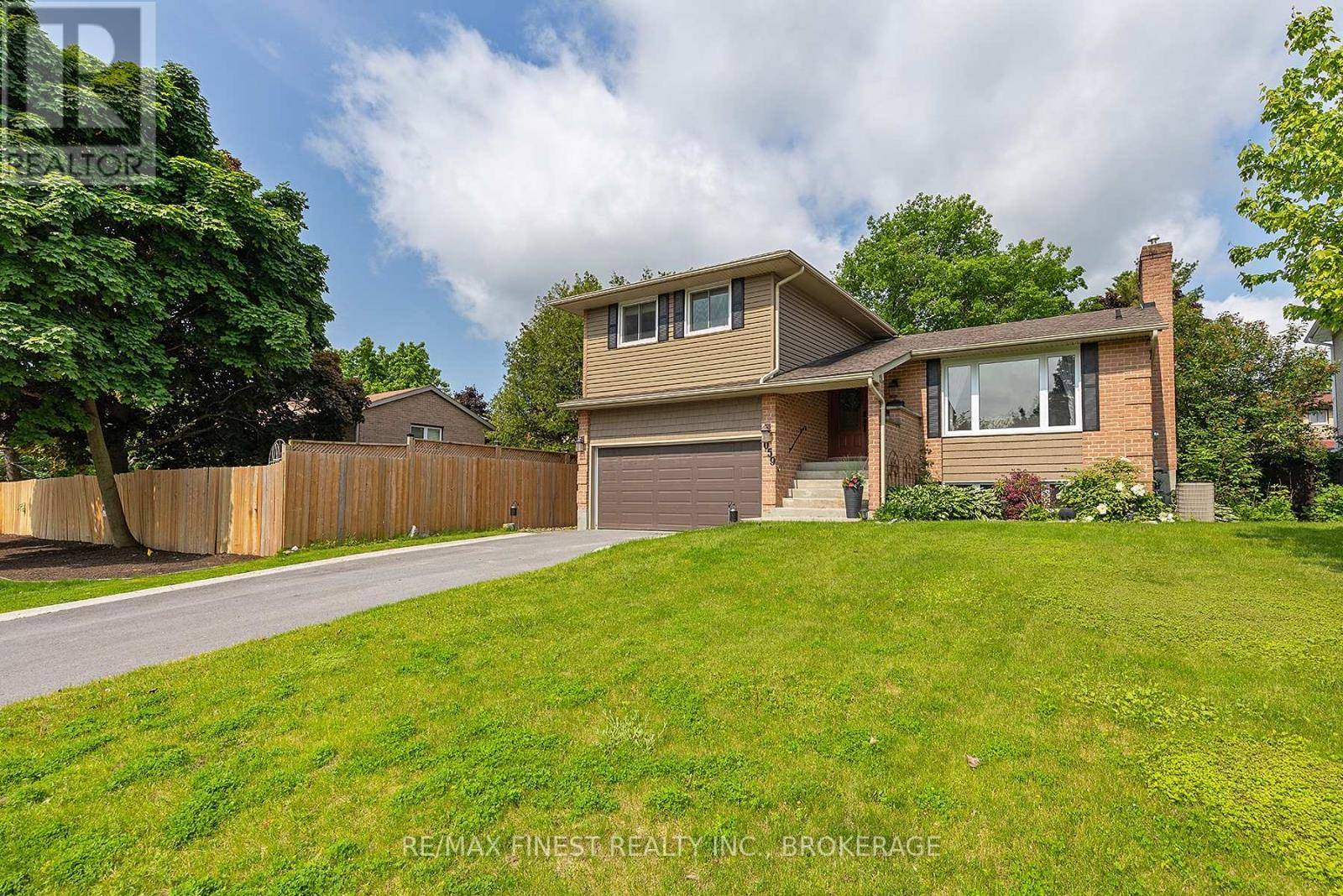 Kingston (north Of Taylor-kidd Blvd), ON K7P1P2,1059 PEMBRIDGE CRESCENT