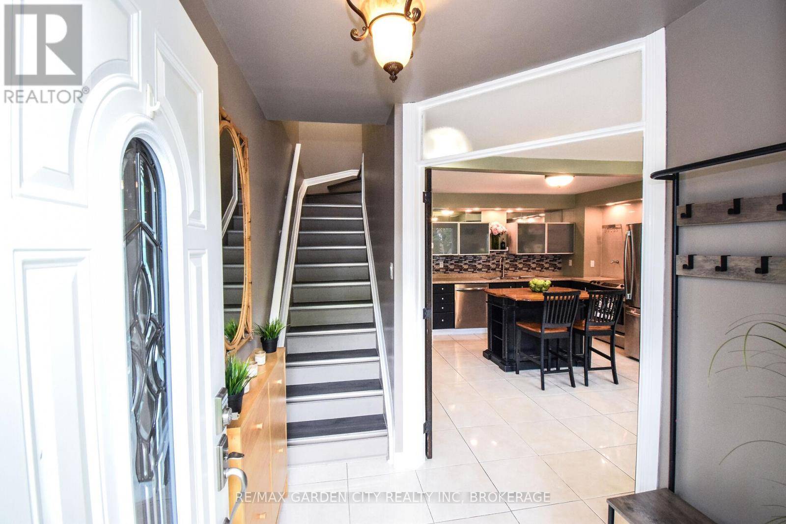 Welland (broadway), ON L3C6J6,185 DENISTOUN ST #37