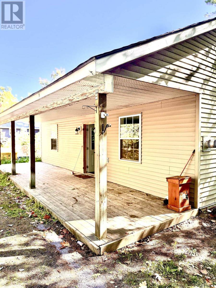 Kawartha Lakes (fenelon Falls), ON K0M1N0,2 OAKWOOD DRIVE