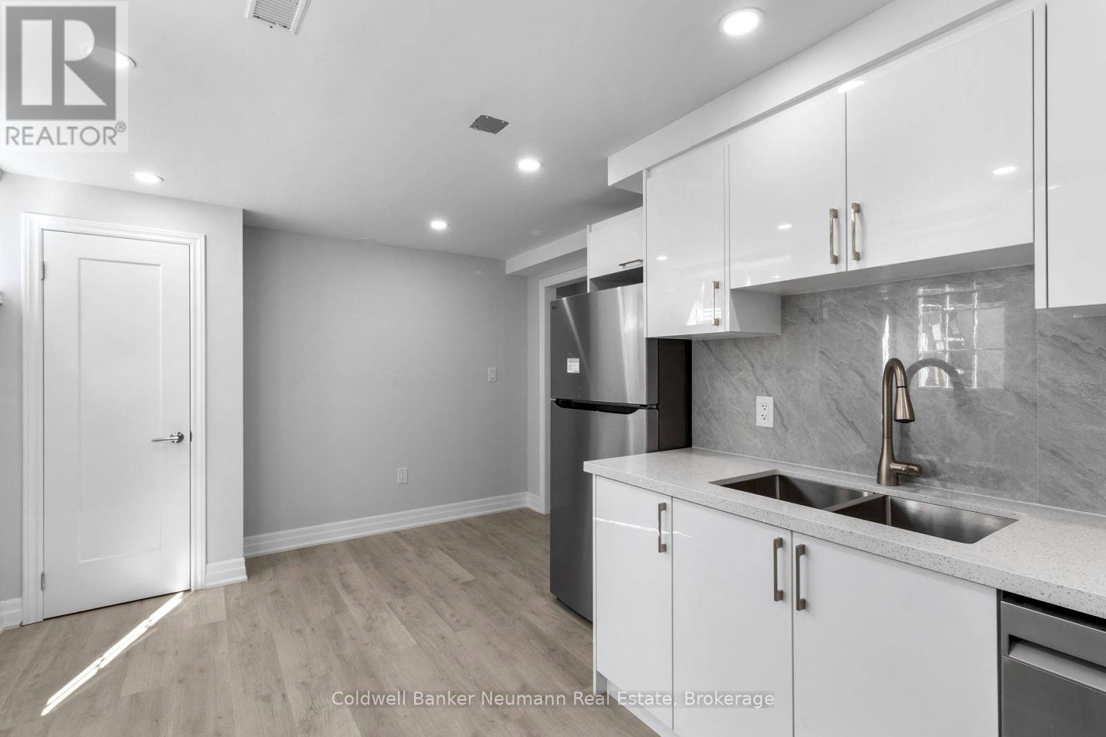 Guelph (clairfields/hanlon Business Park), ON N1G5A4,45 Hayward CRES #B