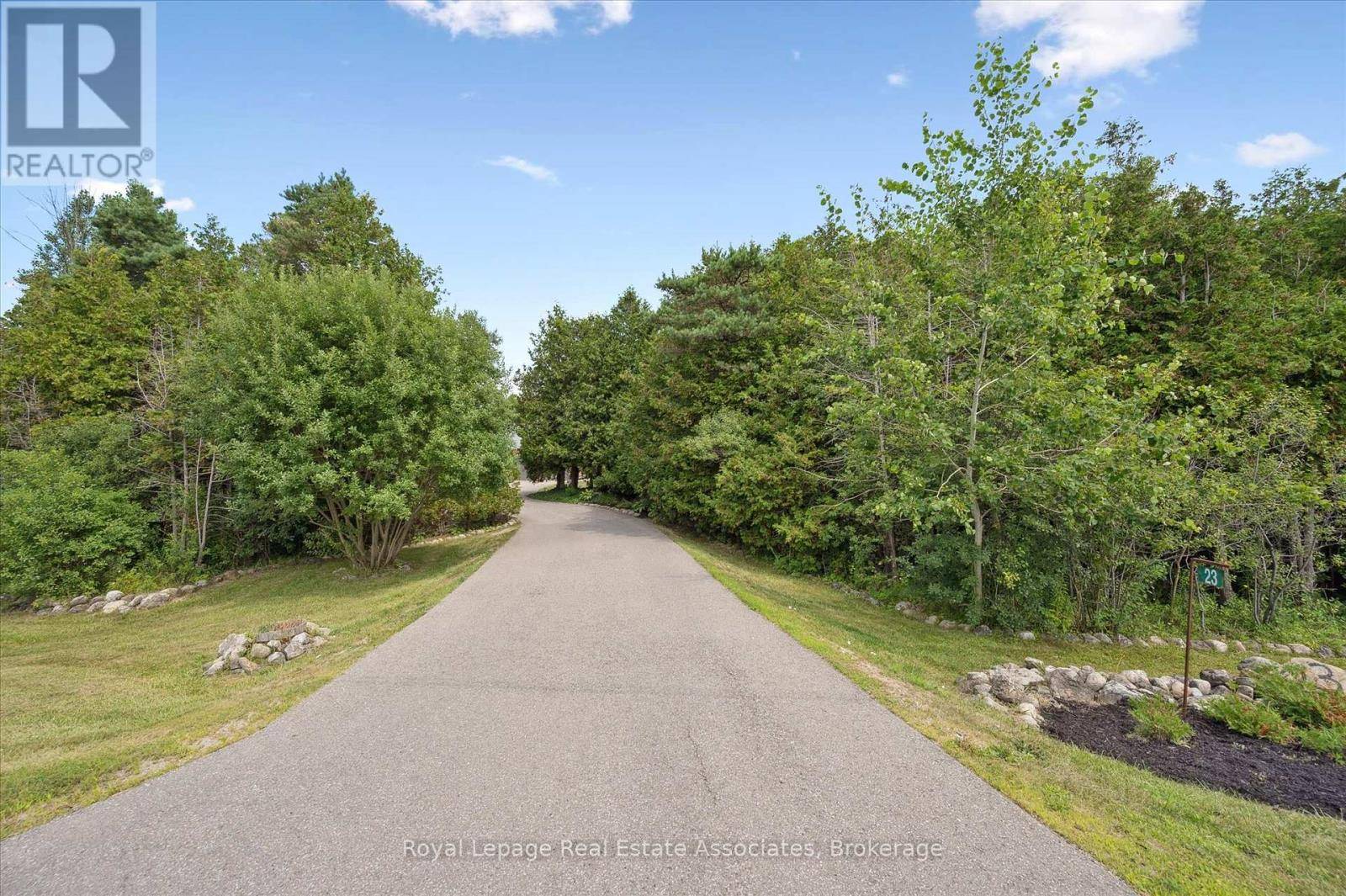 Puslinch (aberfoyle), ON N0B2J0,23 BROCK ROAD N