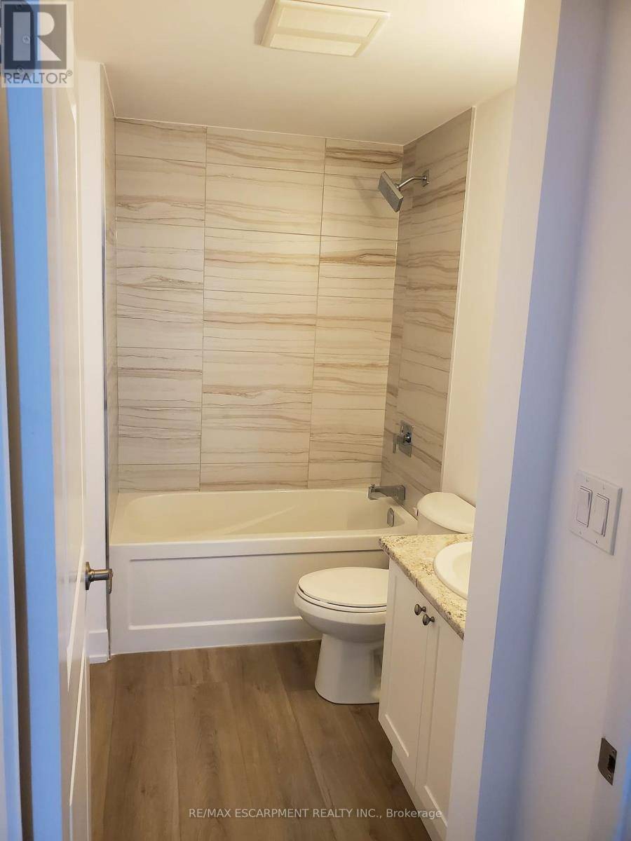 Hamilton (waterdown), ON L7M5A5,470 Dundas ST East #601