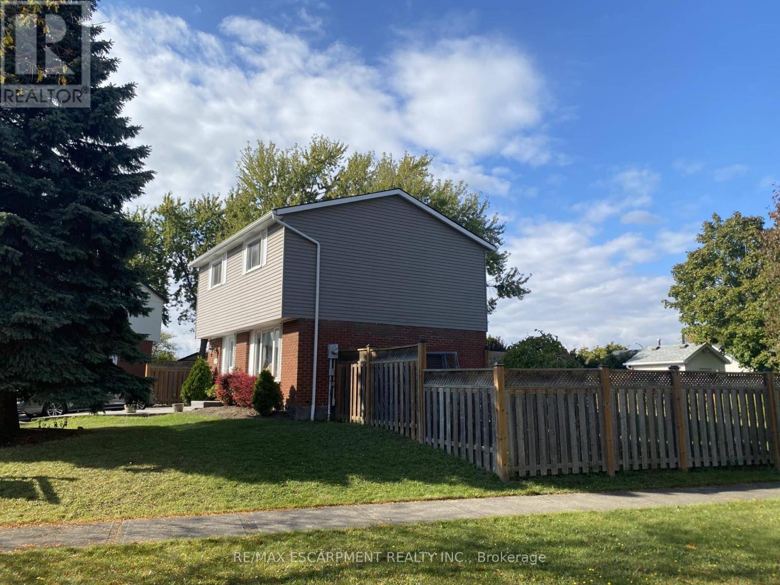 Hamilton (stoney Creek), ON L8J1M5,120 CHILTON DRIVE