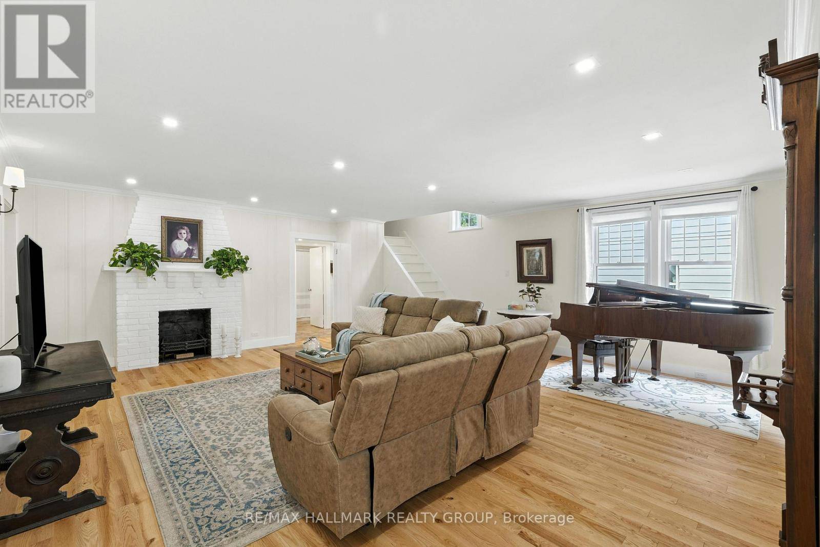 Brockville, ON K6V5N3,26 MCCREADY STREET