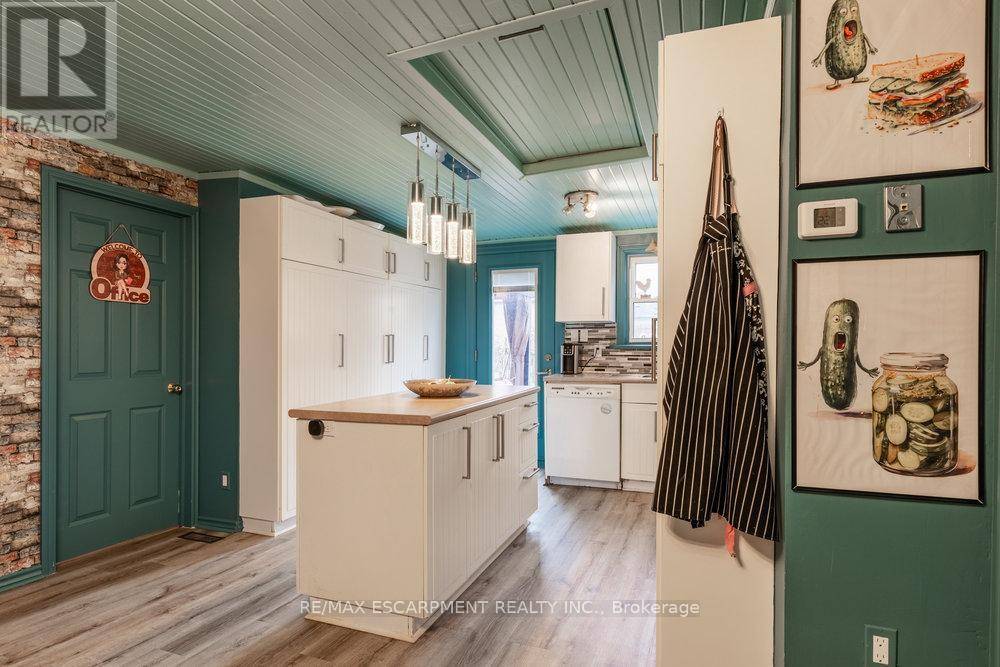 Niagara Falls (downtown), ON L2E2Z3,4671 FERGUSON STREET