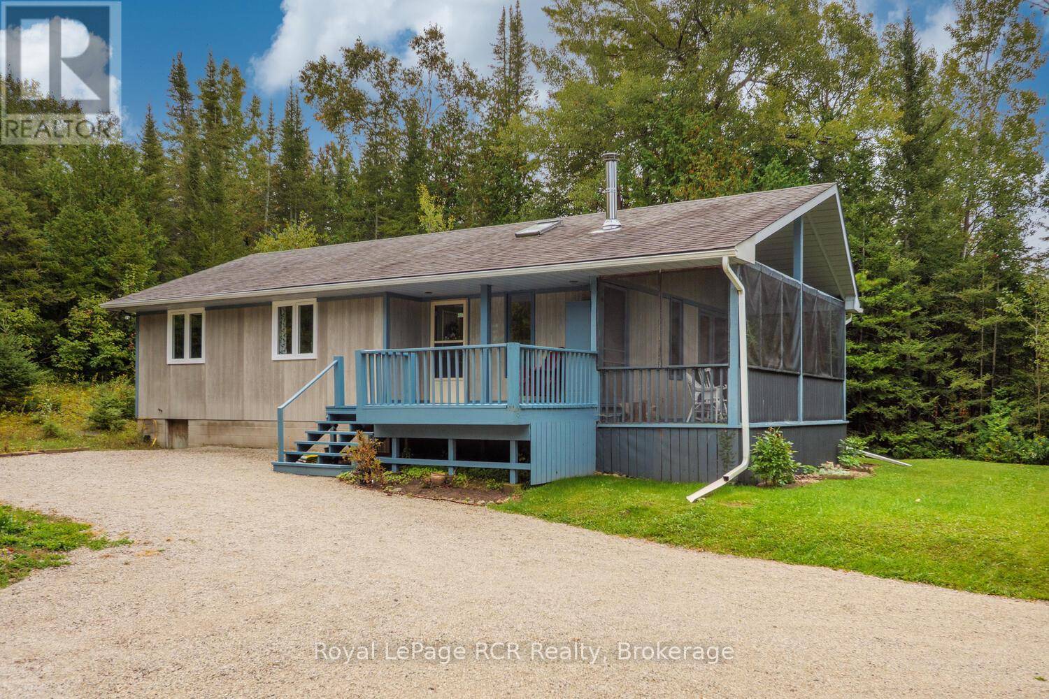 Northern Bruce Peninsula, ON N0H1W0,8 MOLLY STREET