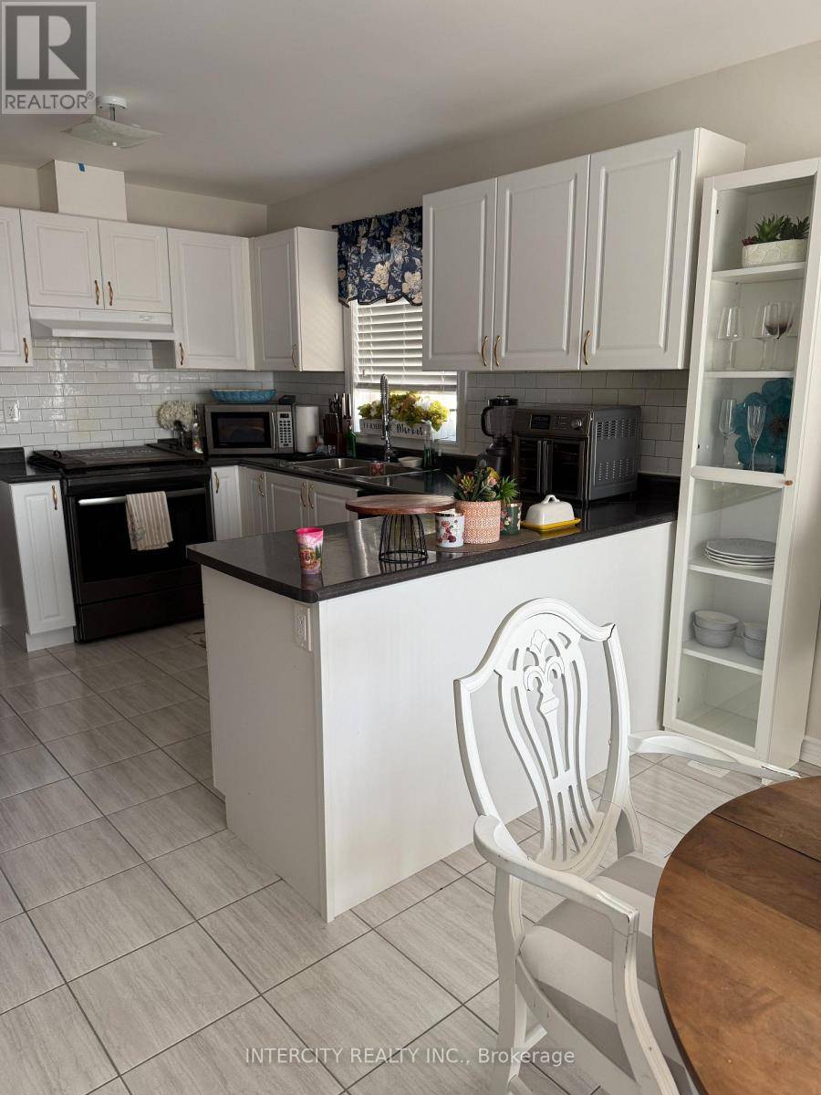 Southgate, ON N0C1B0,58 TODD CRESCENT