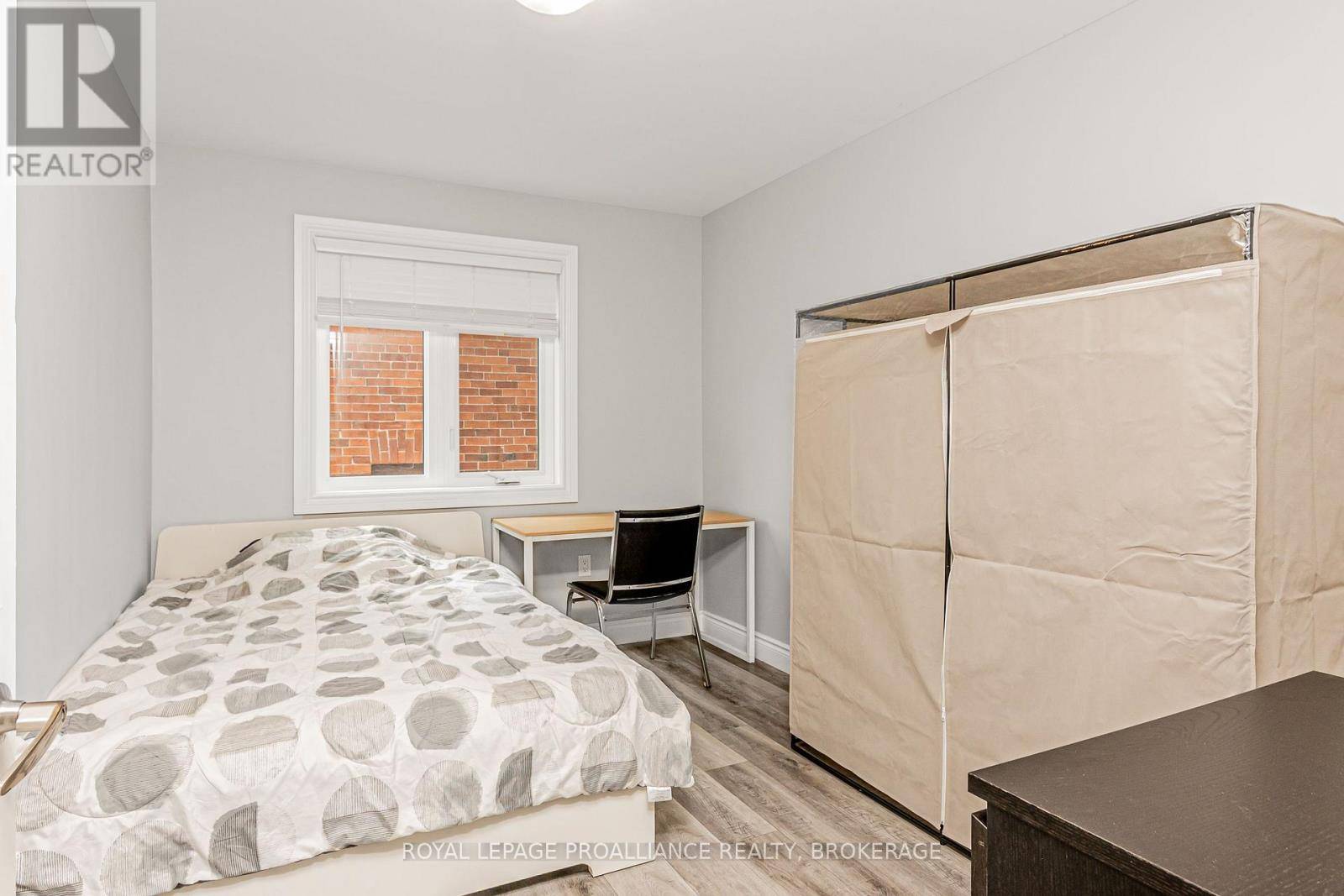 Kingston (central City East), ON K7L4H5,39 ELLERBECK STREET