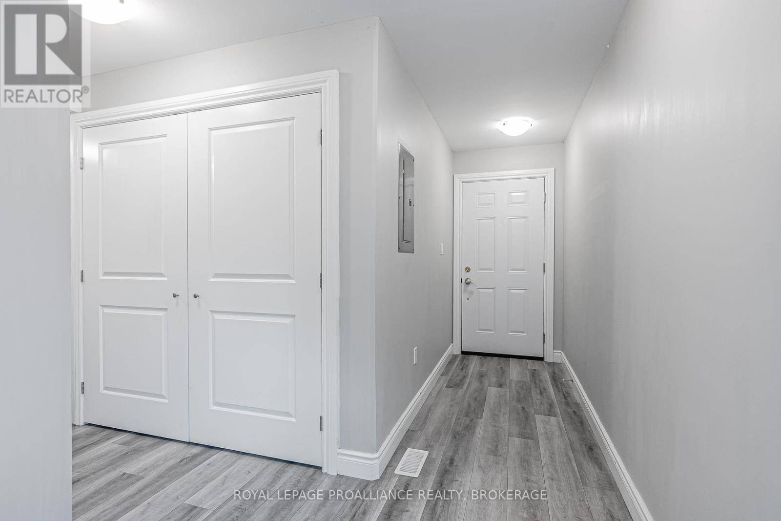 Kingston (central City East), ON K7L4H5,39 ELLERBECK STREET