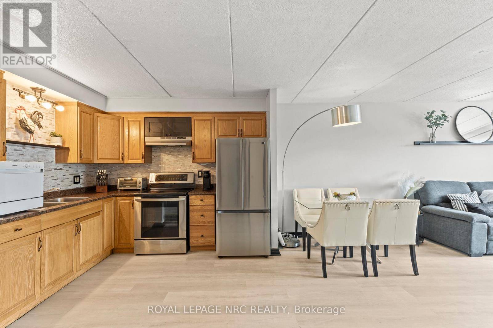 St. Catharines (western Hill), ON L2S3A4,41 RYKERT ST #215