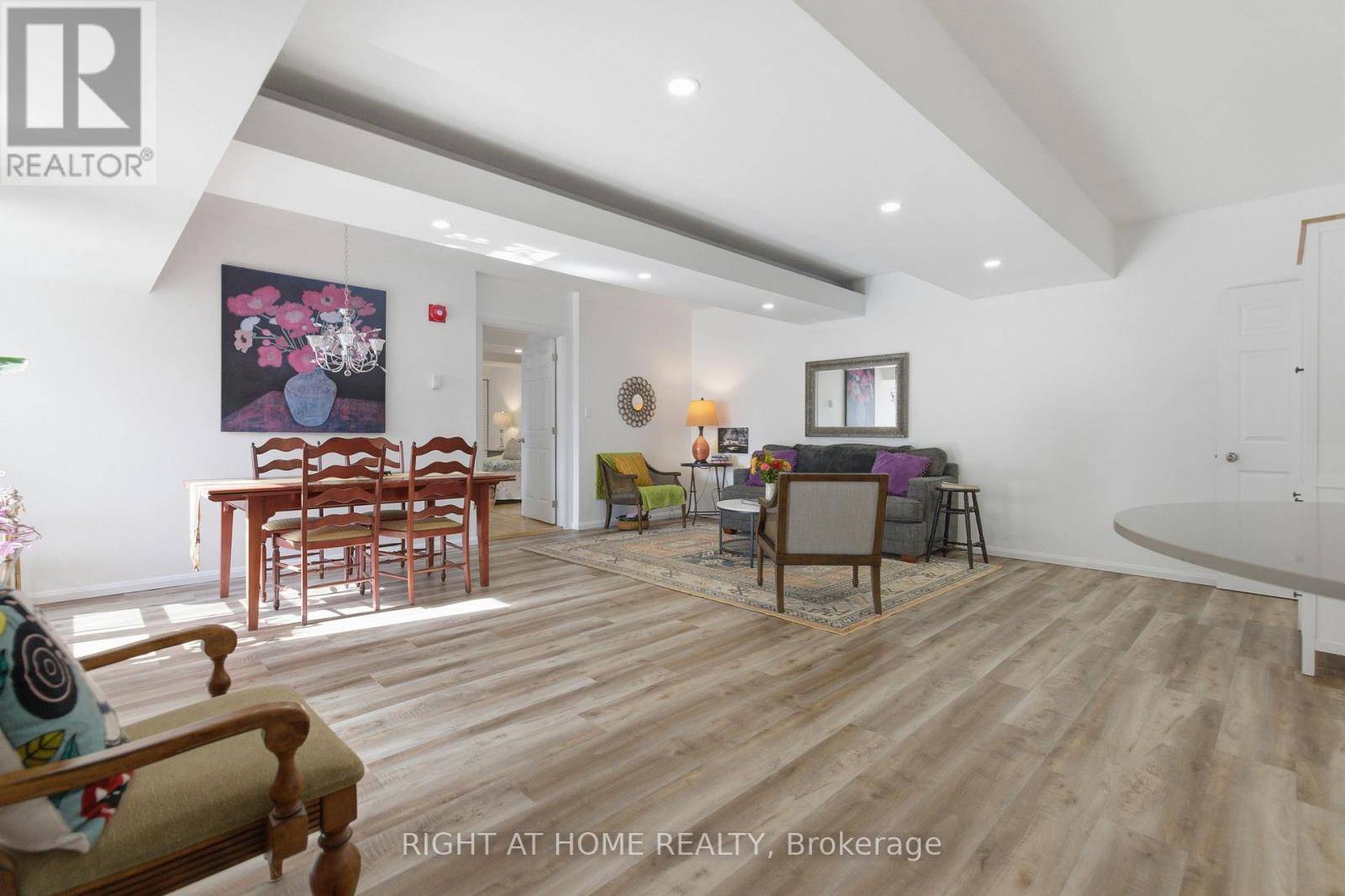 Ottawa, ON K1M1C5,135 Springfield RD #21