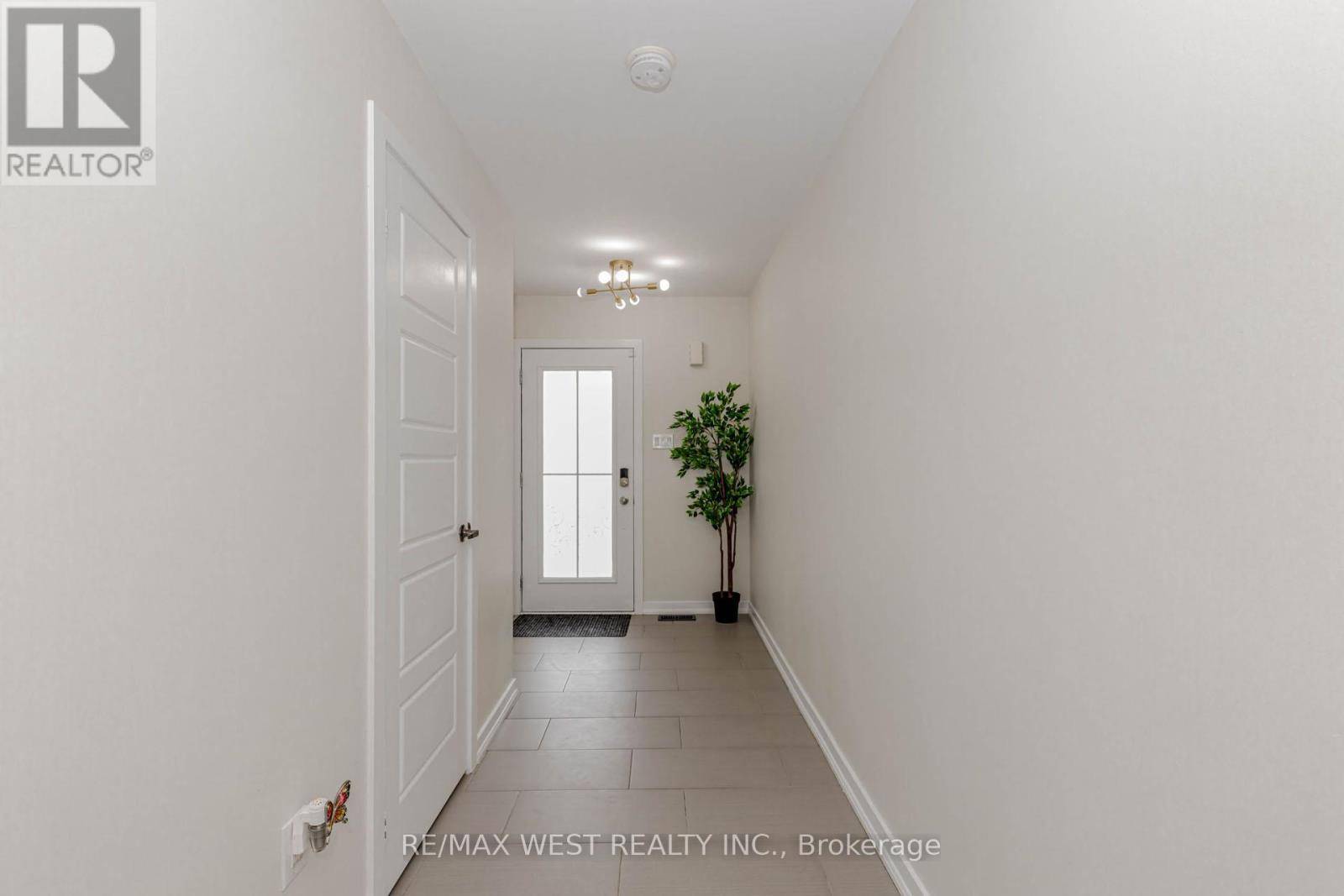 Hamilton (stoney Creek Mountain), ON L8J0K7,74 PAGEBROOK CRESCENT