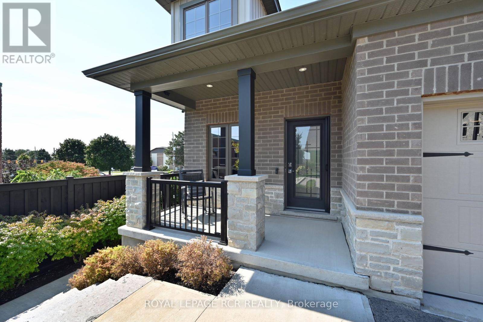 Centre Wellington (fergus), ON N1M0E6,19 DOVER LANE