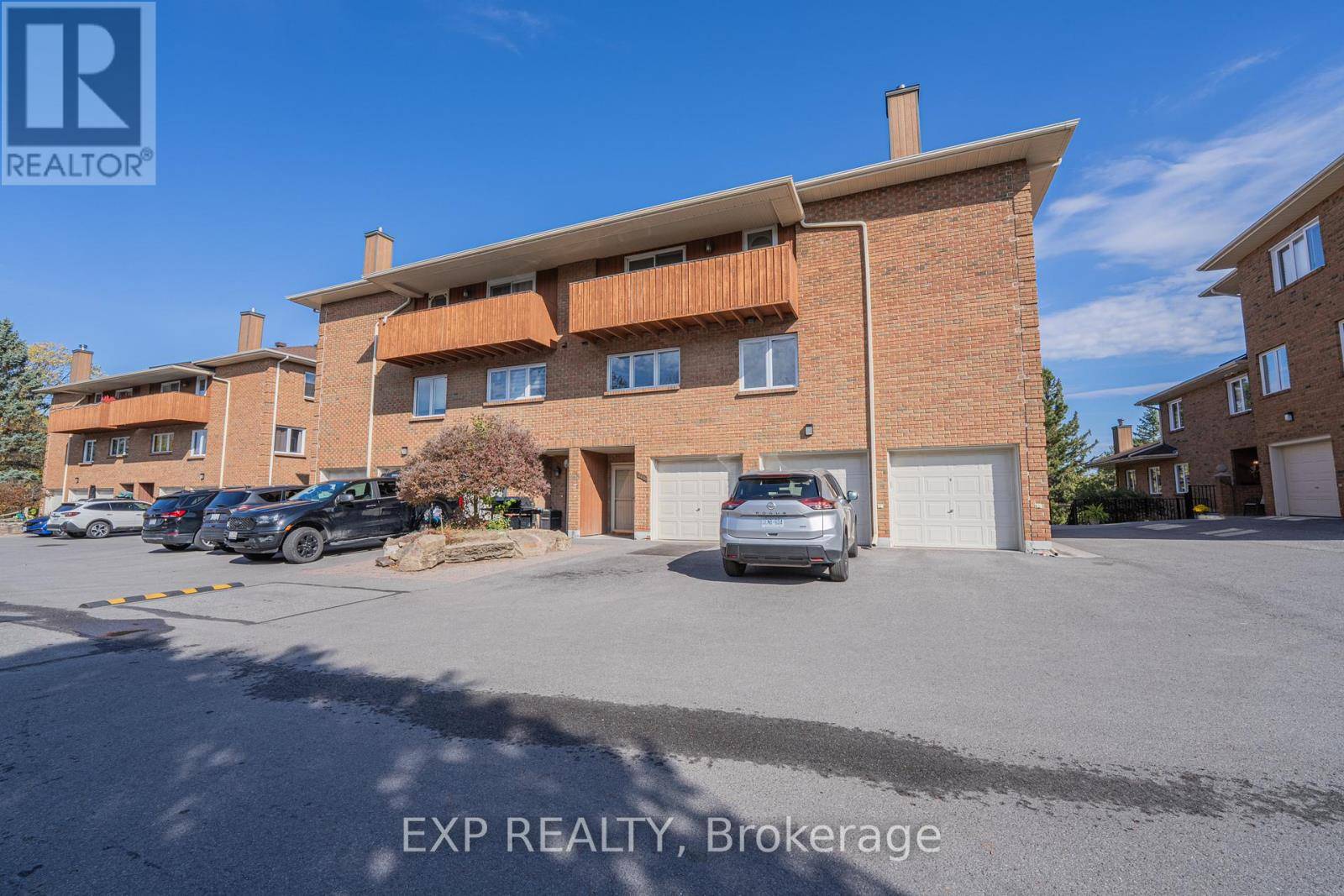 Ottawa, ON K2L3K5,208 STRATAS COURT