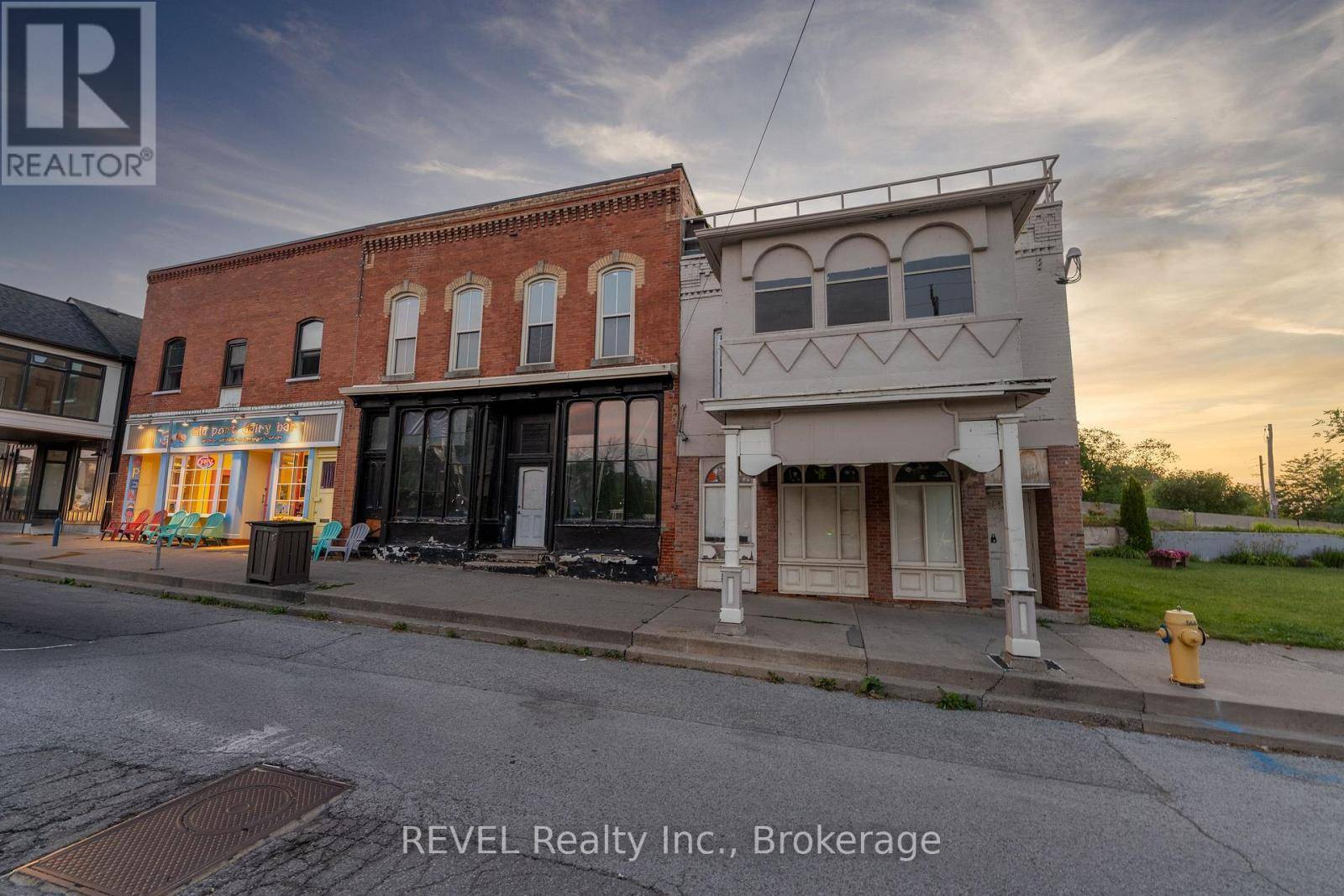 St. Catharines (port Dalhousie), ON L2N4P5,14 LAKEPORT ROAD