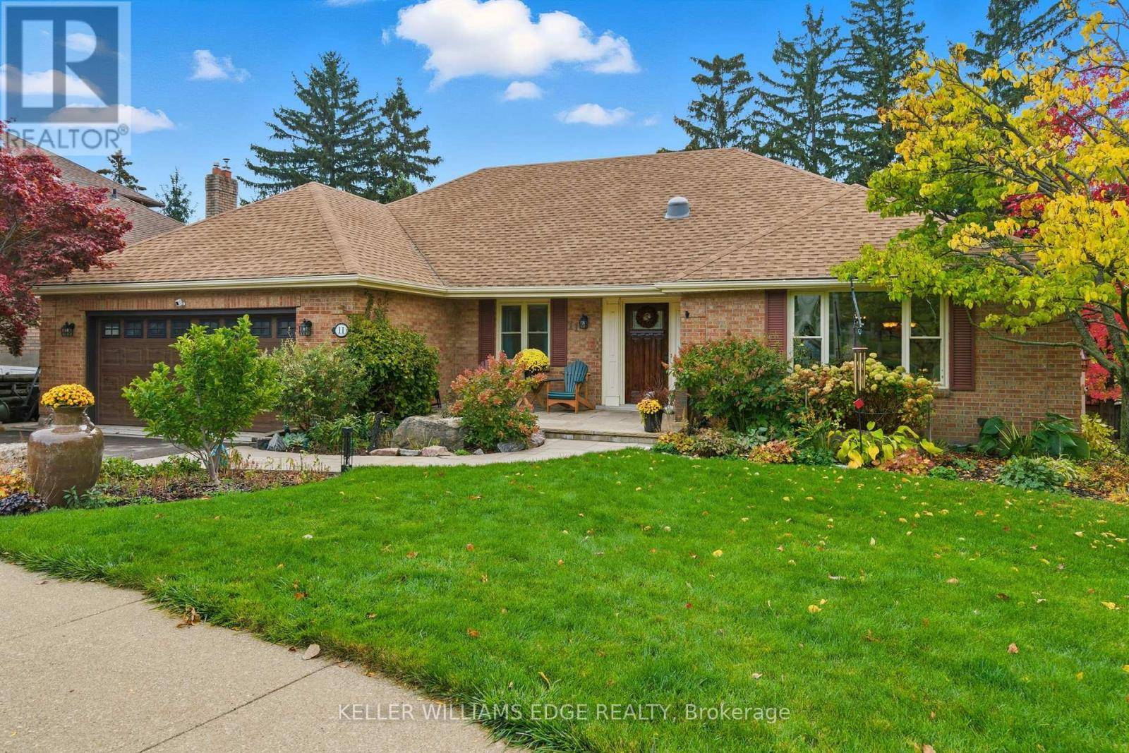 Hamilton (waterdown), ON L0R2H4,11 MAYS CRESCENT