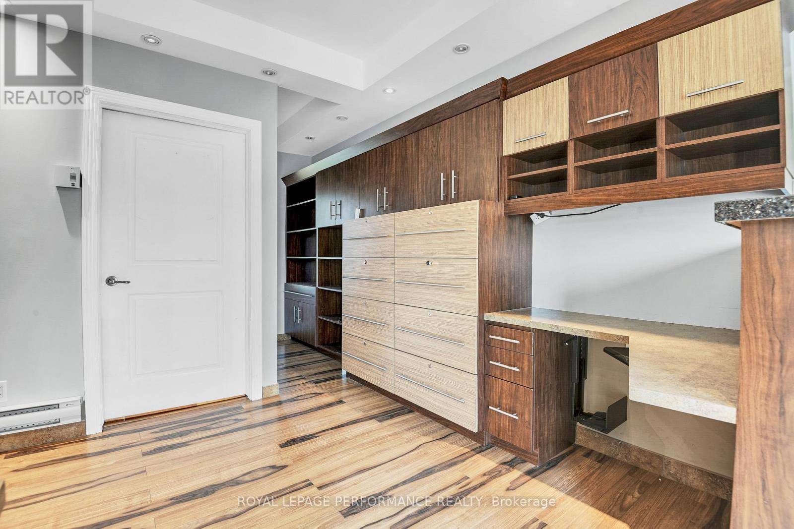 Russell, ON K0A1W0,921 NOTRE DAME STREET