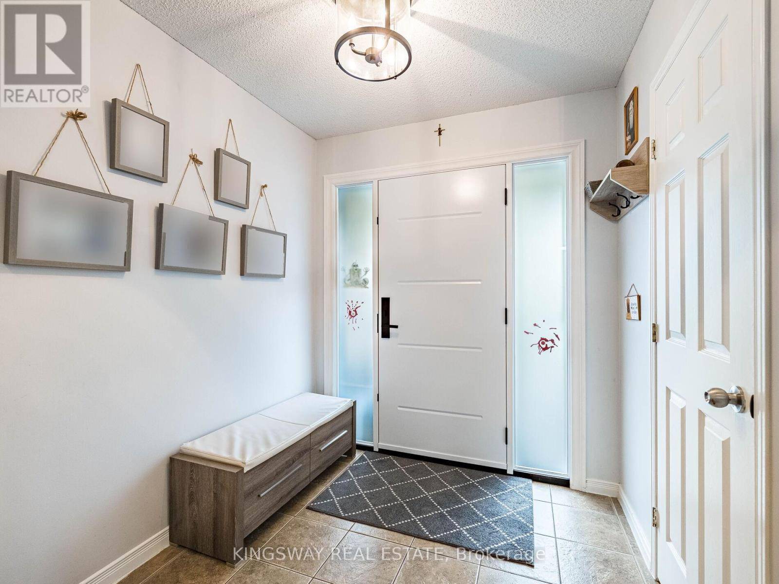 Hamilton (binbrook), ON L0R1C0,278 SOUTHBROOK DRIVE